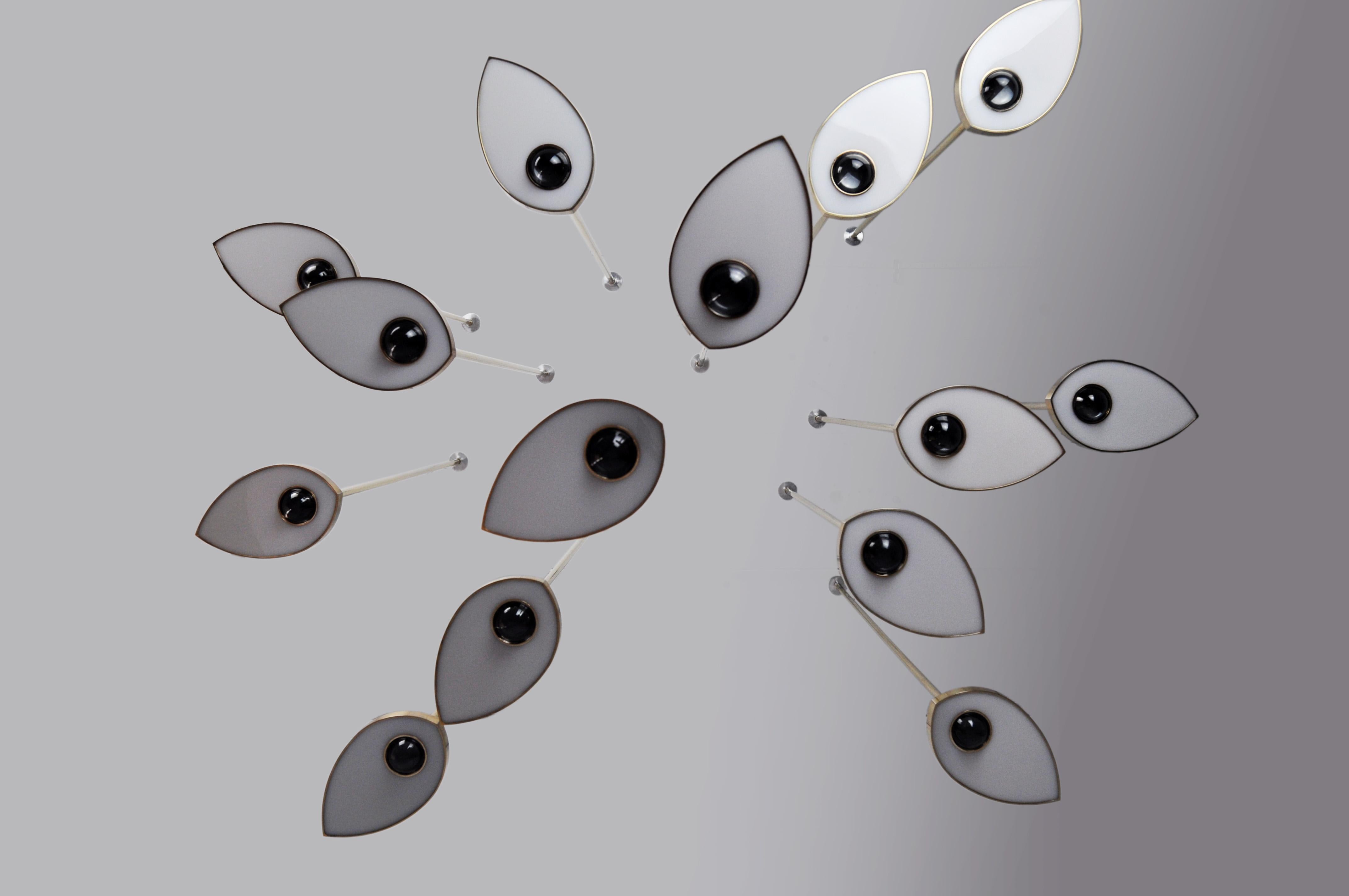 Lampadario LED scultoreo contemporaneo The Lilly, ottone massiccio e cristallo. Piccolo in vendita 8
