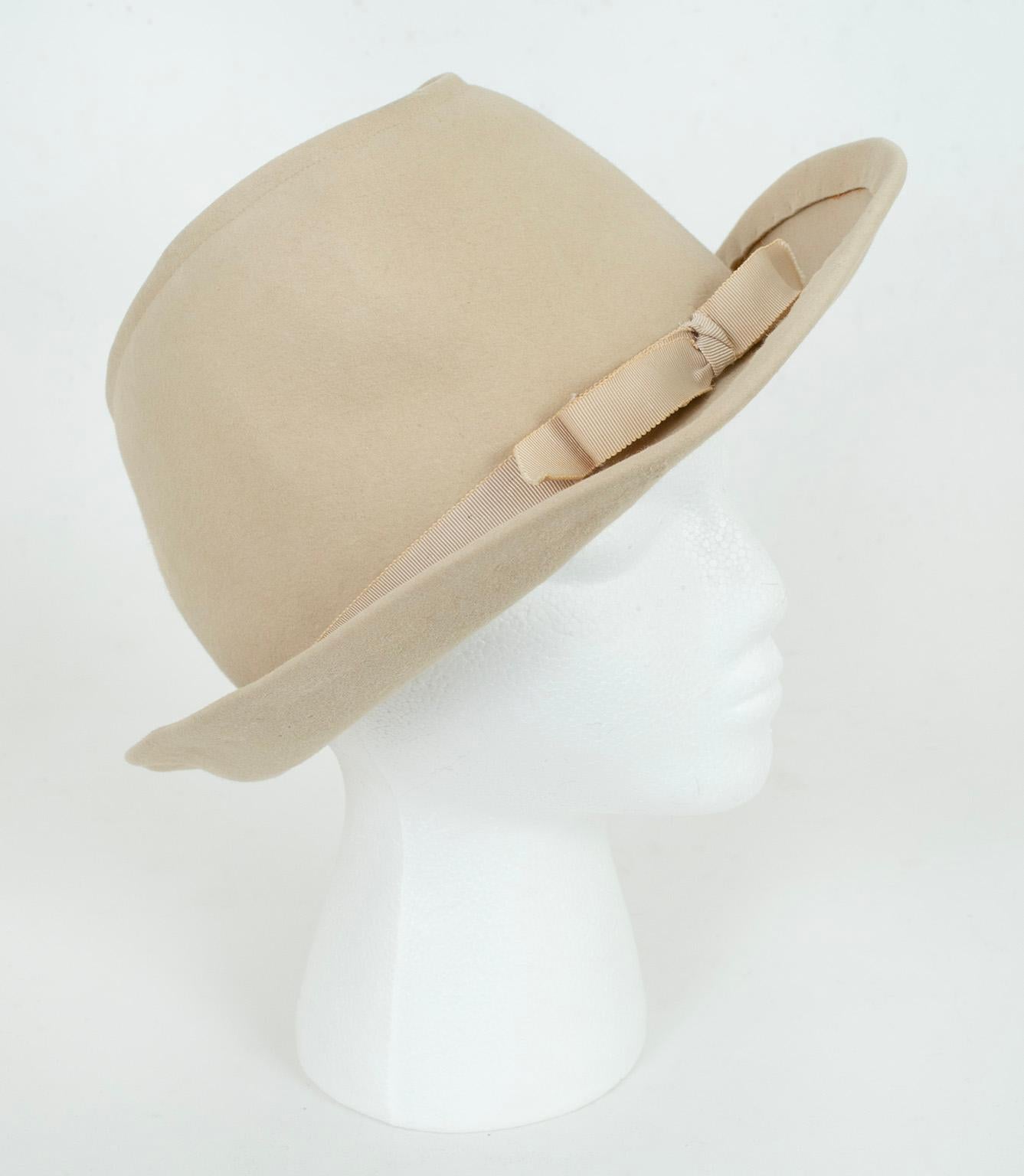Lilly Daché Halston-Designed Beige Soft Fedora Spy Hat w Ribbon Band – S, 1960s In Fair Condition For Sale In Tucson, AZ