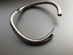 18 Karat Gold Wave Bangle Bracelet