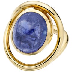 Lilly Hastedt 18 Karat Yellow Gold Blue Tanzanite Cabochon Cocktail Wave Ring