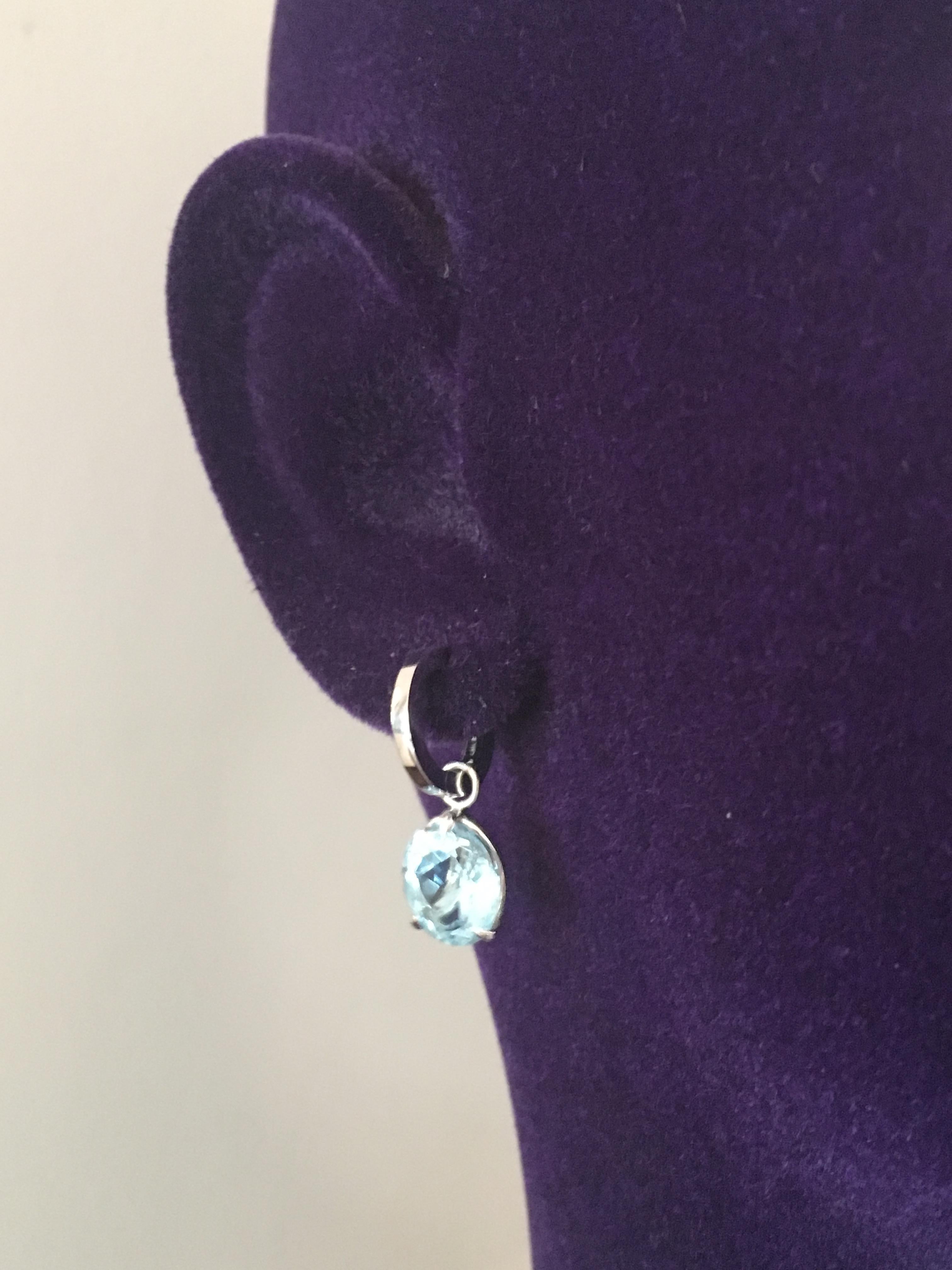 Oval Cut Lilly Hastedt Aquamarine Hoop Earrings in 18 Karat Gold