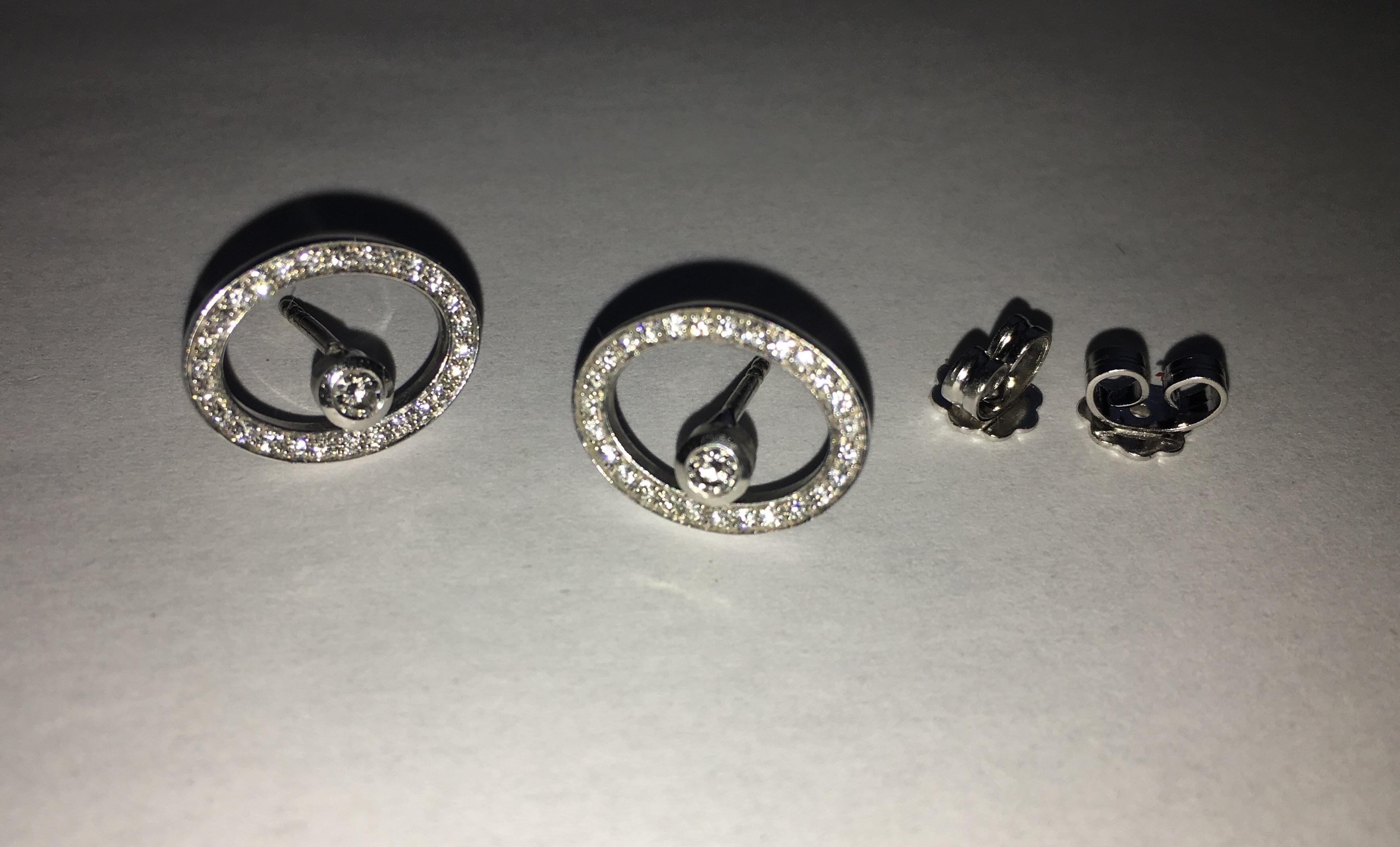 Lilly Hastedt Diamond Floating Oval Earrings 18 Karat Gold (Rundschliff)