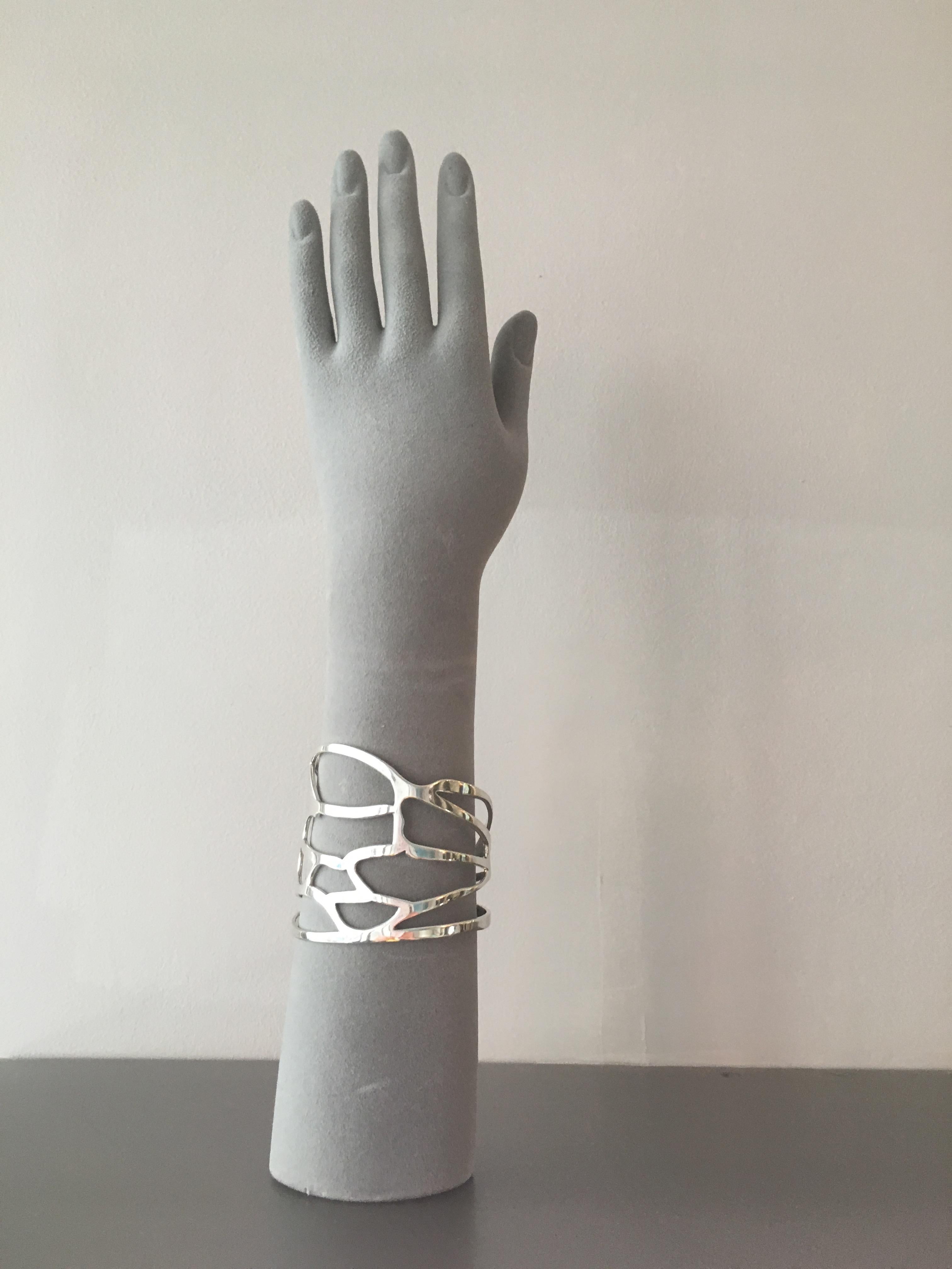 Sterling Minimalist Silver Bee Wing Cuff Bracelet In New Condition For Sale In London, GB