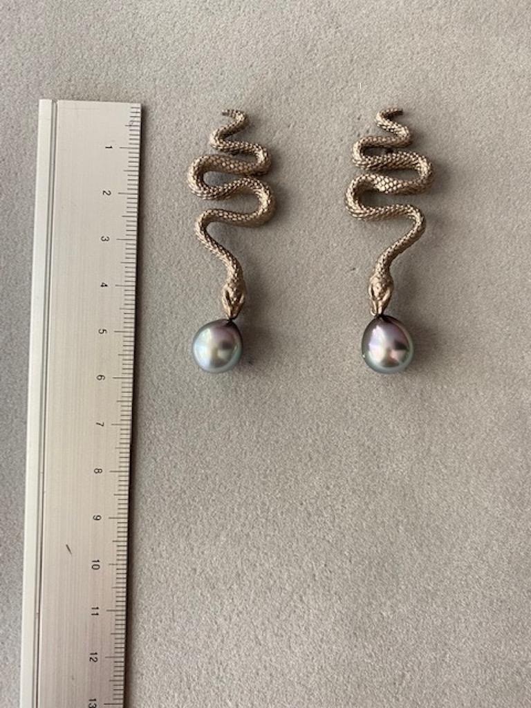 Contemporary Lilly Hastedt Tahitian Black Pearl White Gold Snake Cocktail Earrings For Sale