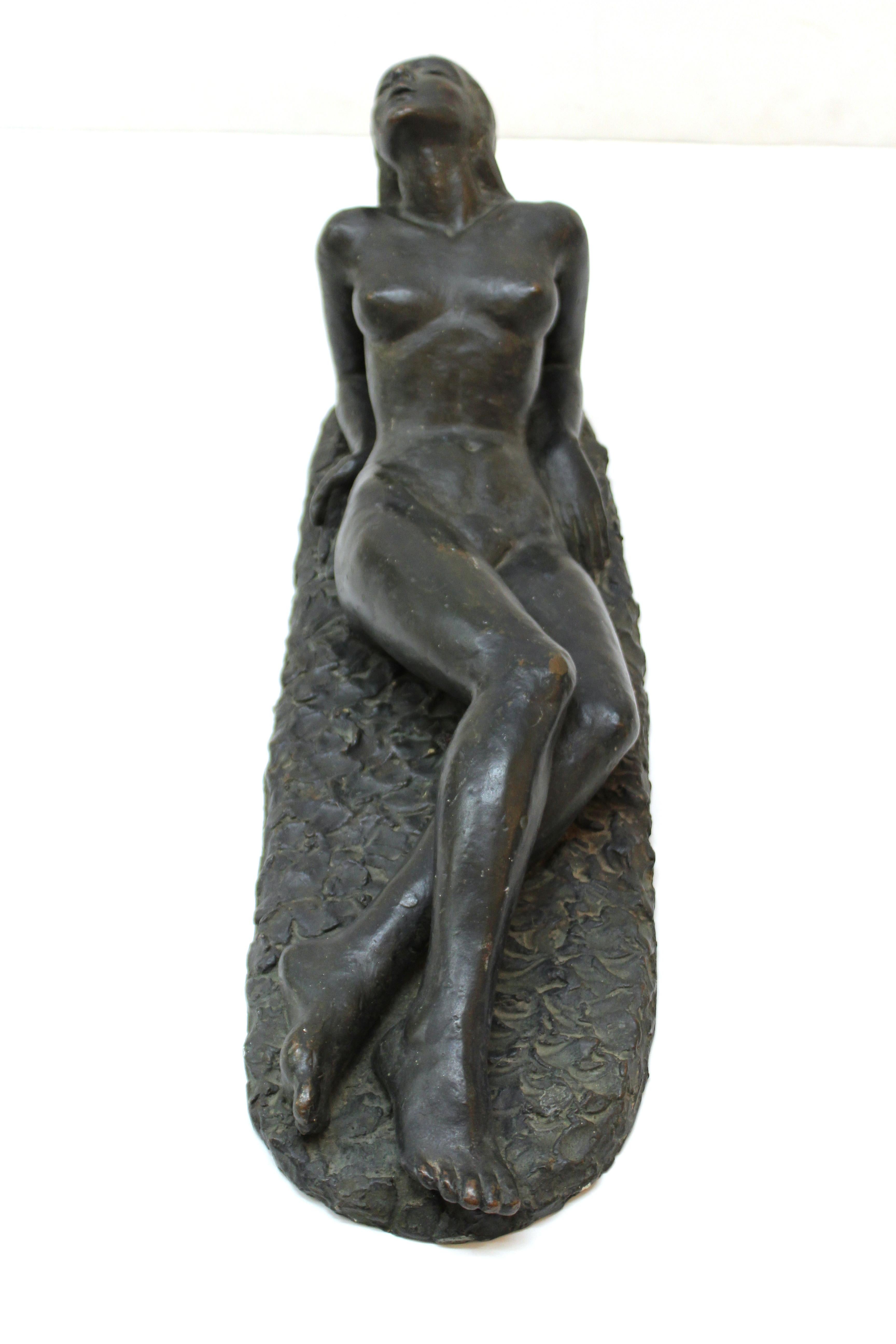 Lilly Rona Art Deco Reclining Nude Woman Sculpture in Bronze Patinated Plaster In Good Condition In New York, NY