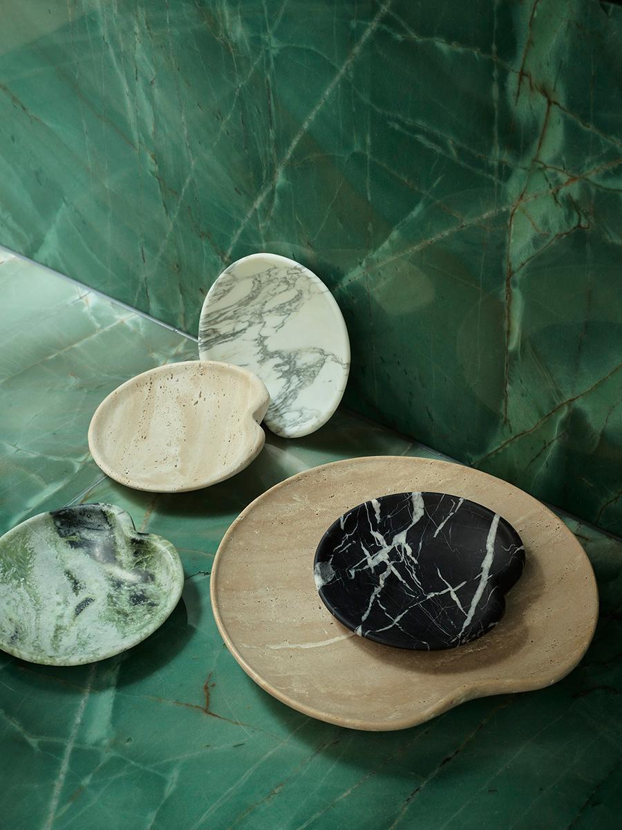 Moderne Bol Lily Irish Green de Greg Natale en vente
