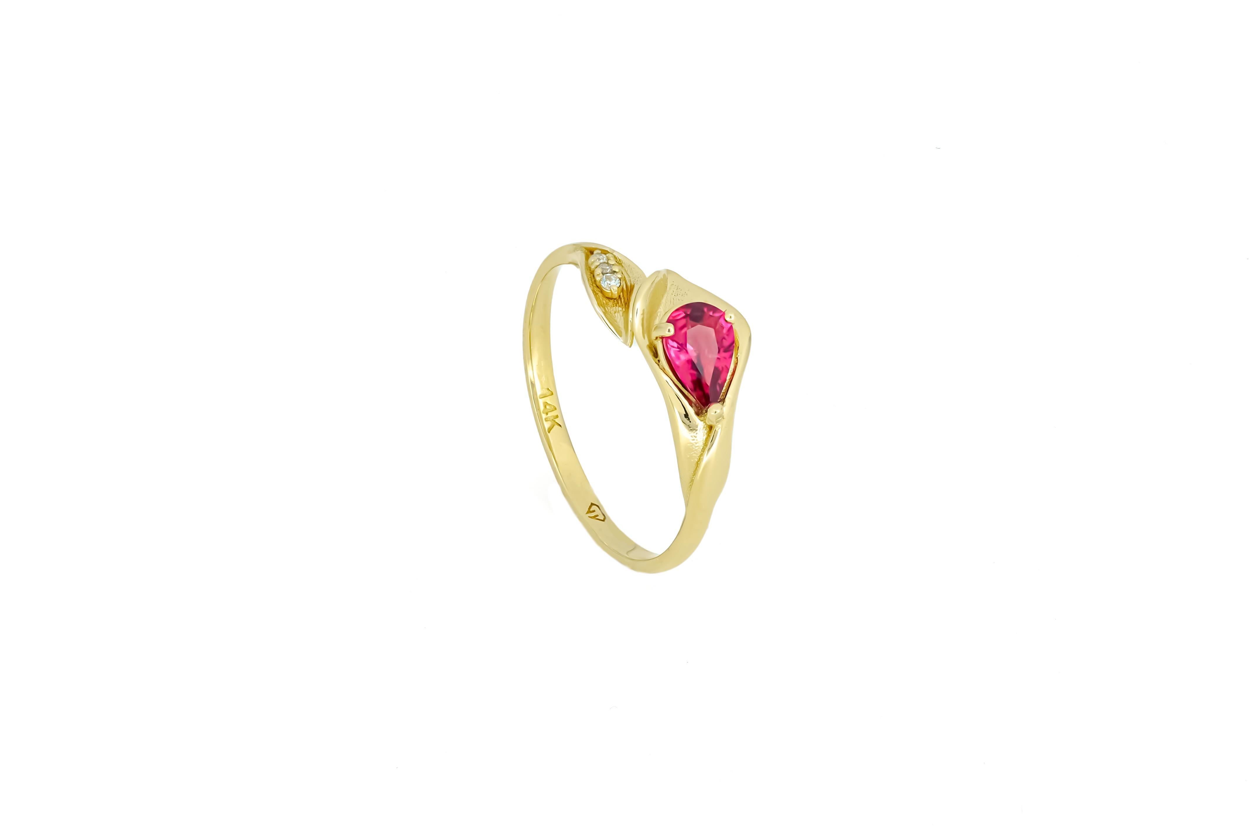 Lily Calla Gold Ring, 14 Karat Gold Ring with Garnet and Diamonds For Sale 6