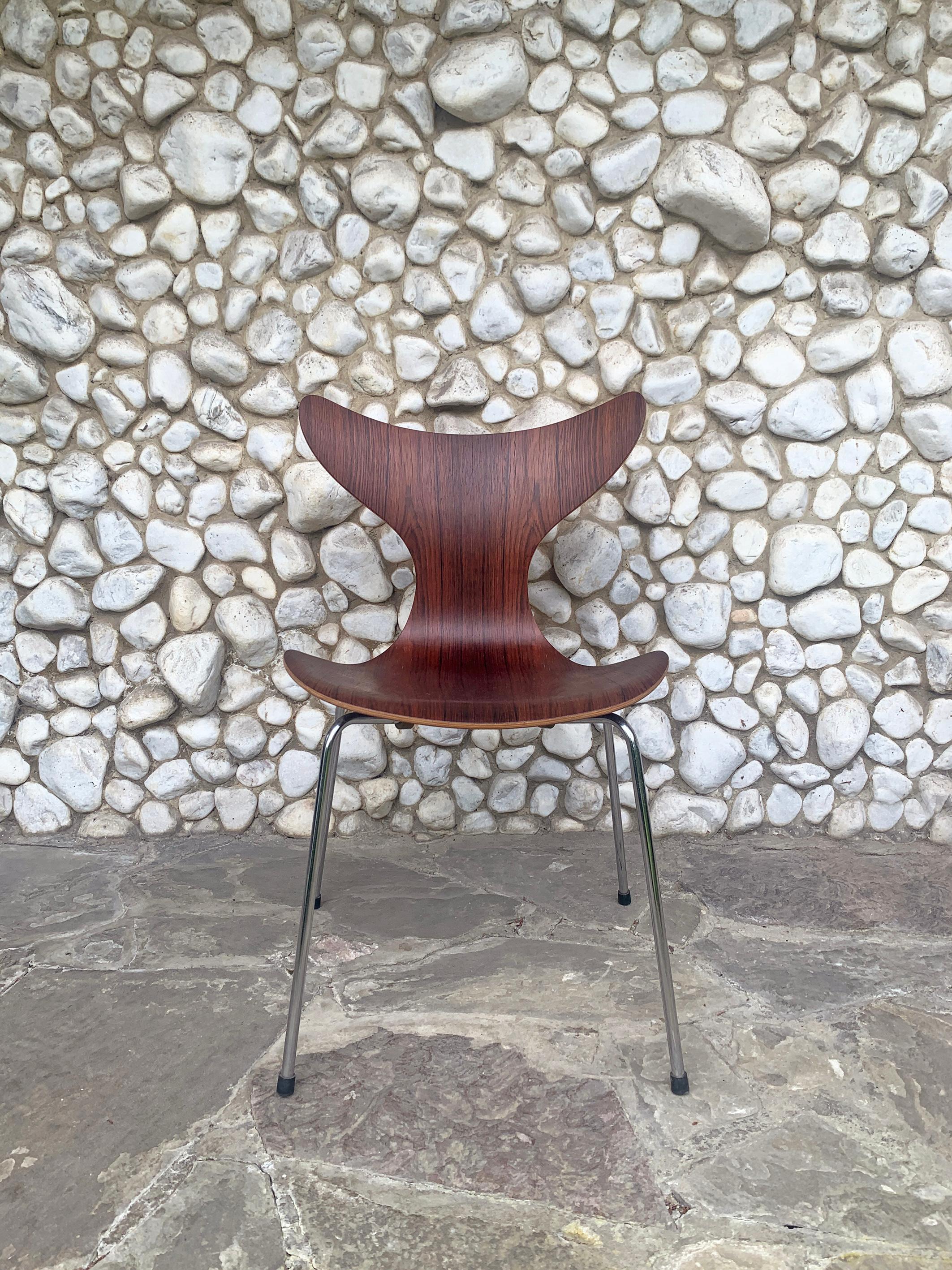 Mid-Century moderno Sedia Lily modello 3108 di Arne Jacobsen, Fritz Hansen, Danimarca, Palissandro, 1976 in vendita