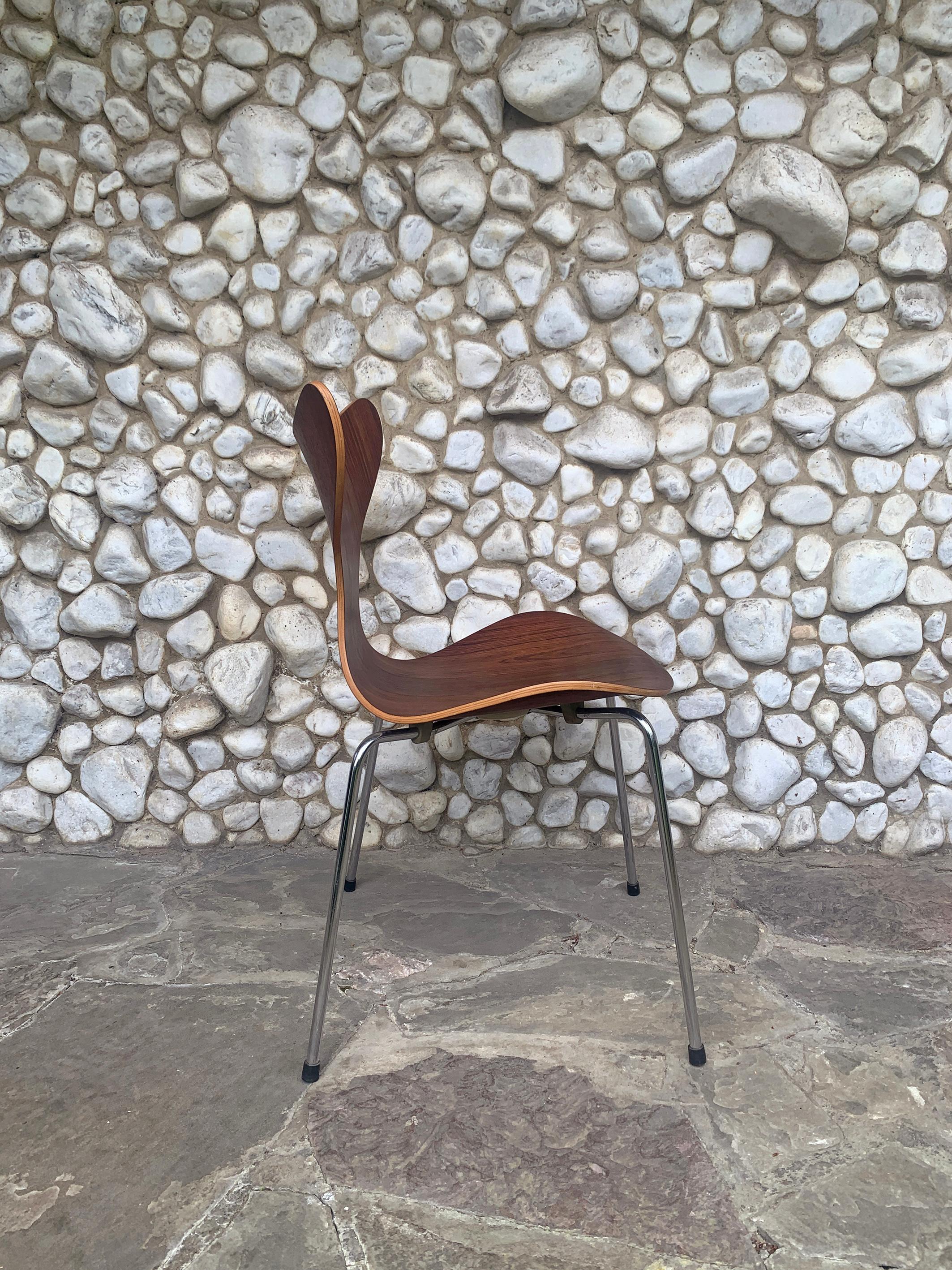 Danese Sedia Lily modello 3108 di Arne Jacobsen, Fritz Hansen, Danimarca, Palissandro, 1976 in vendita