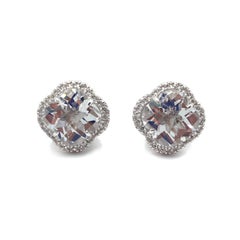 Orecchini a lobo di quarzo chiaro a forma di trifoglio Lily