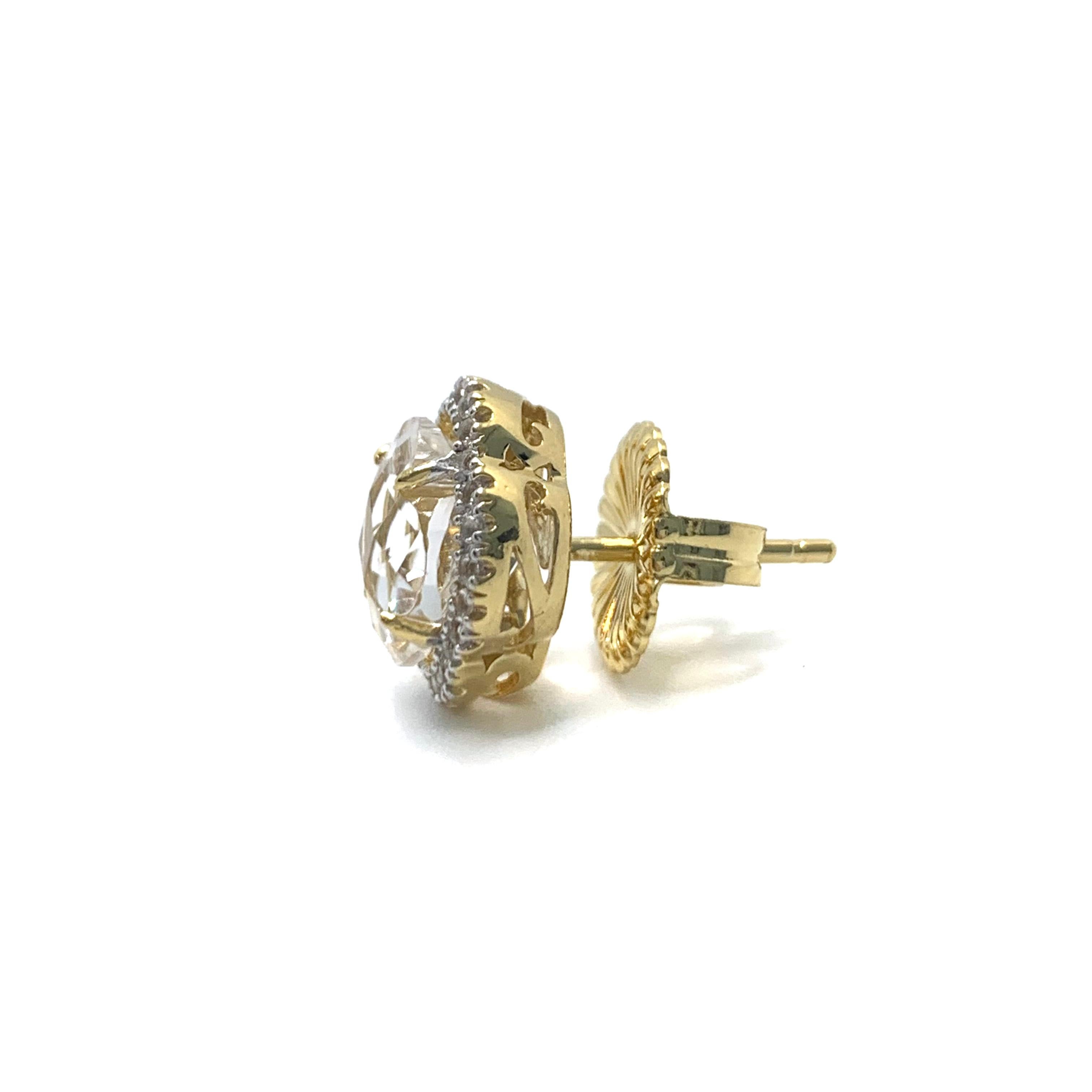 Lily Clover Shape Clear Quartz Halo Studs Earrings In New Condition For Sale In Los Angeles, CA