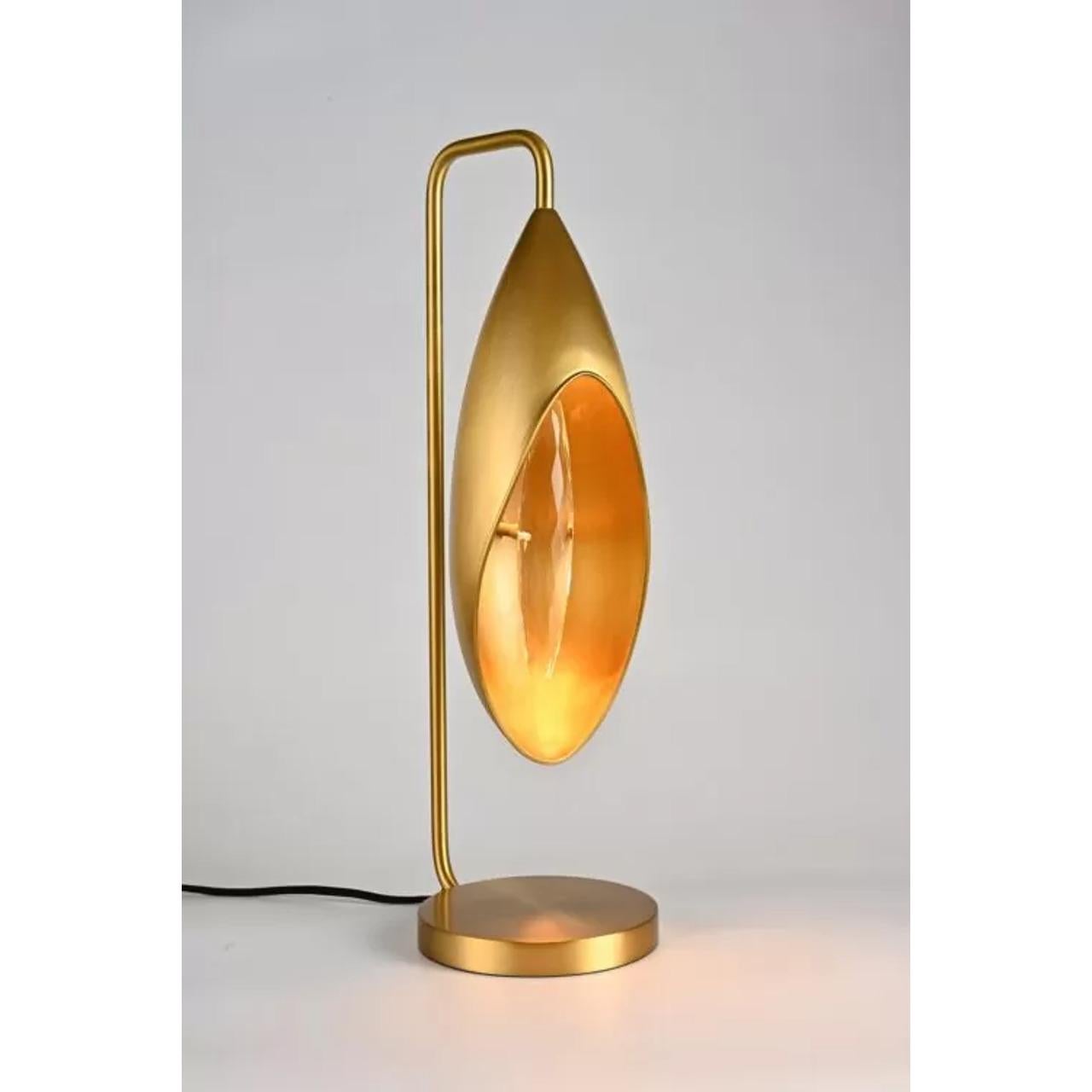 Américain Lampe à poser Lily - Elegance des fleurs en laiton et cristal en vente
