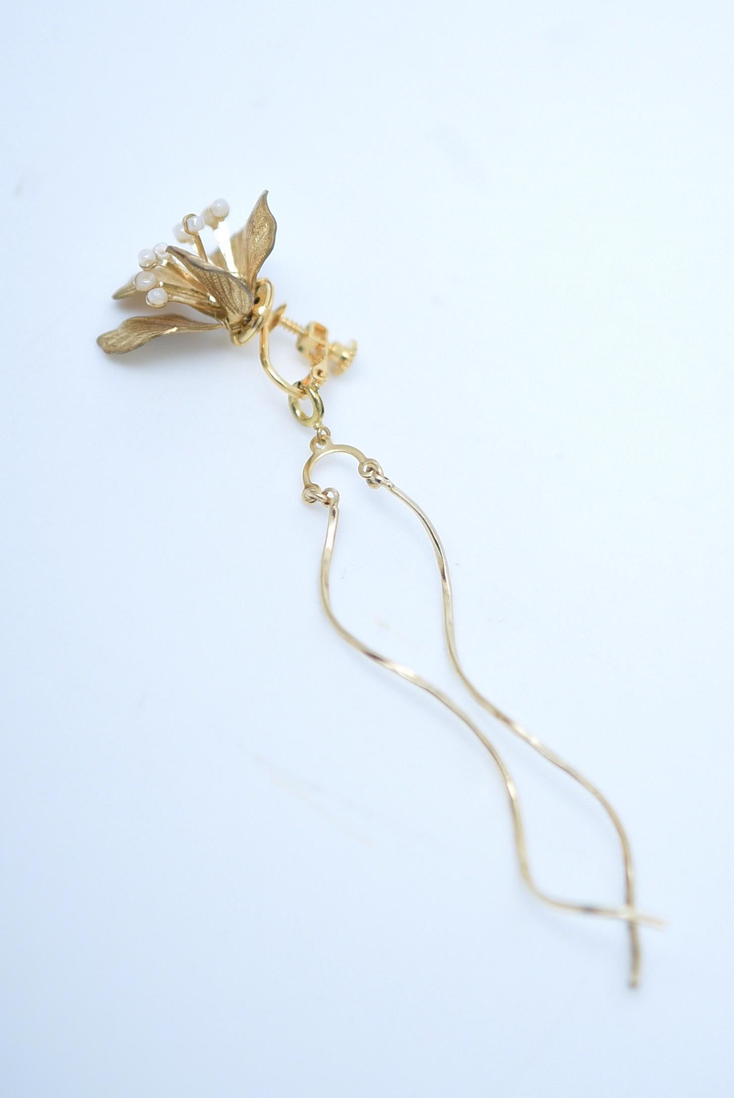 lily ear hook / vintage jewelry , 1970's vintage parts For Sale 4