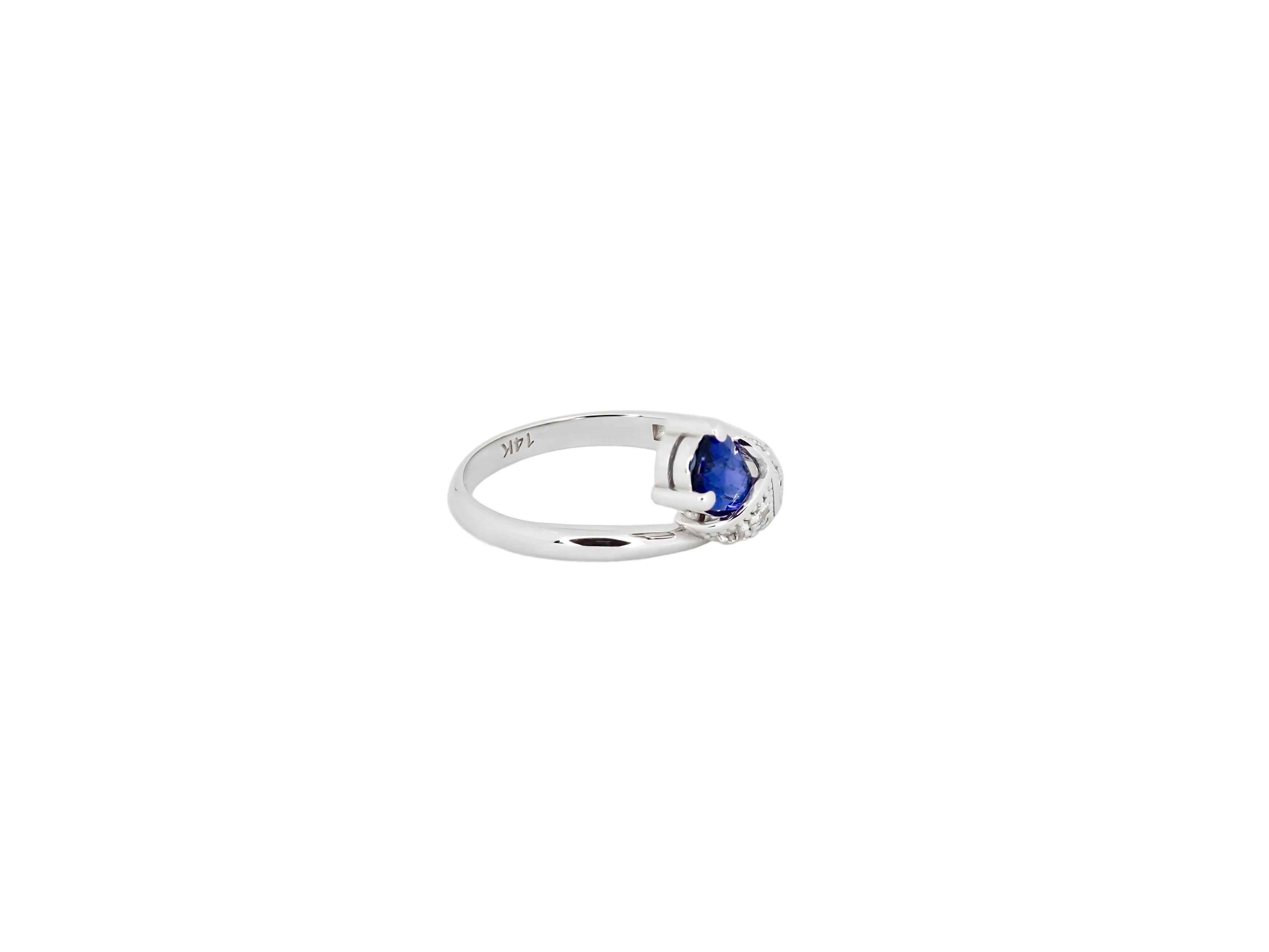 Lily flower gold ring with sapphire For Sale 2