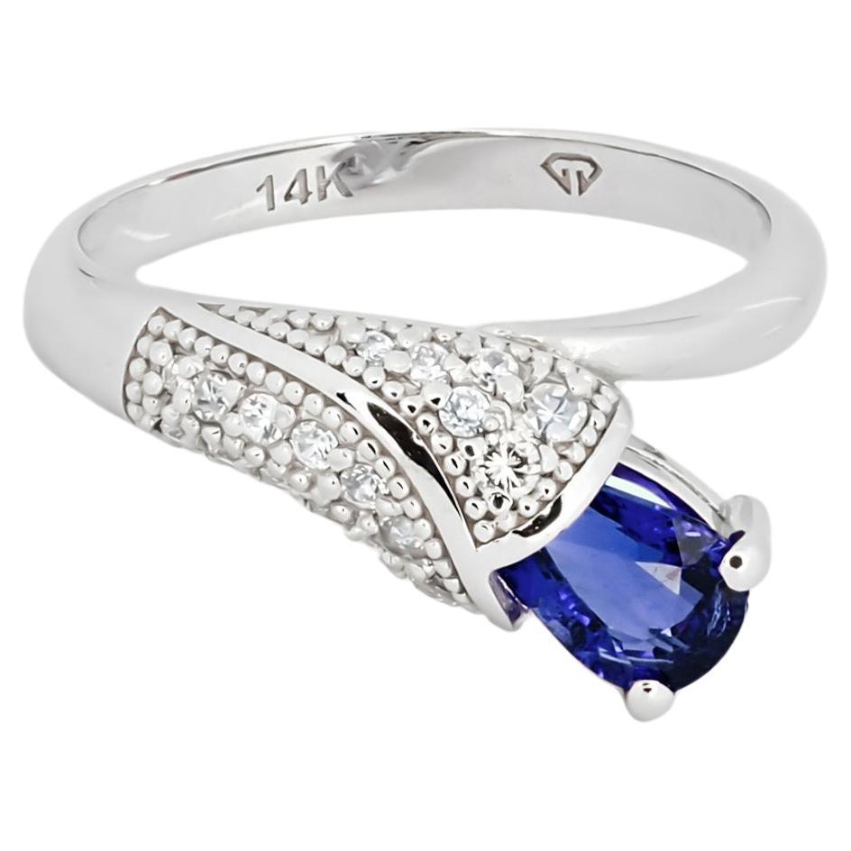 Lily flower gold ring with sapphire For Sale