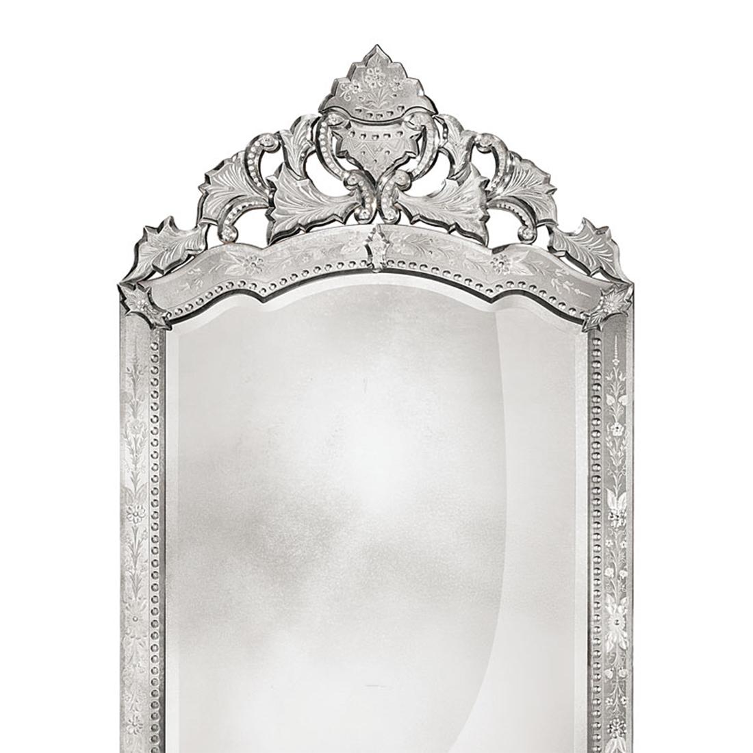 Mirror Lily with structure in solid wood
and with handmade and engraved and 
bevelled antique mirrored glass. In the 
style of Louis XIV. Exceptional piece.