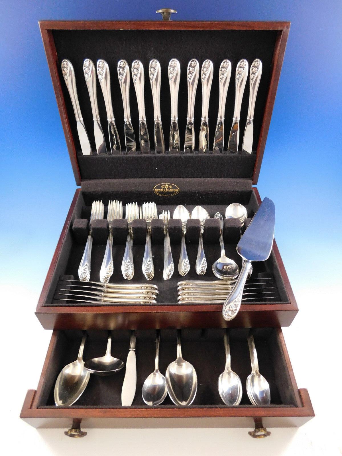 Set di posate in argento Sterling Monumental Lily of the Valley by Gorham, 102 pezzi. Questo set comprende:

12 coltelli, 8 7/8