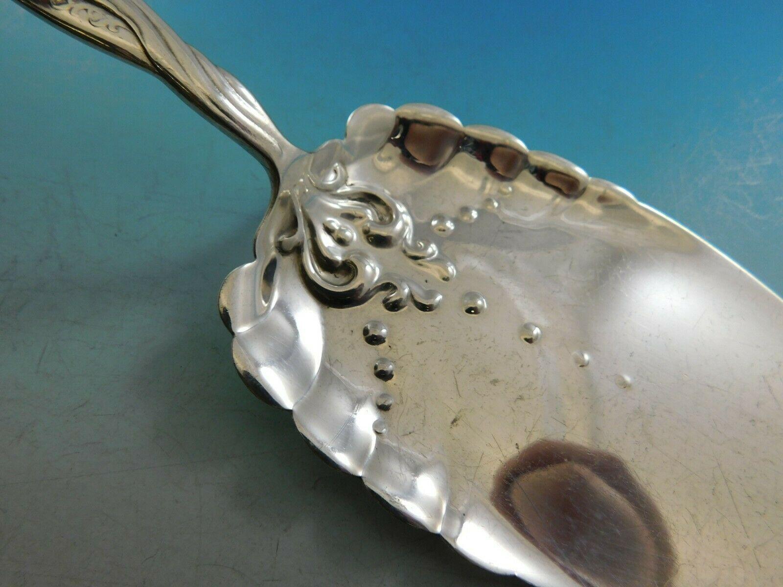 Lily by Whiting

Incredible sterling silver Pie Server measuring 9