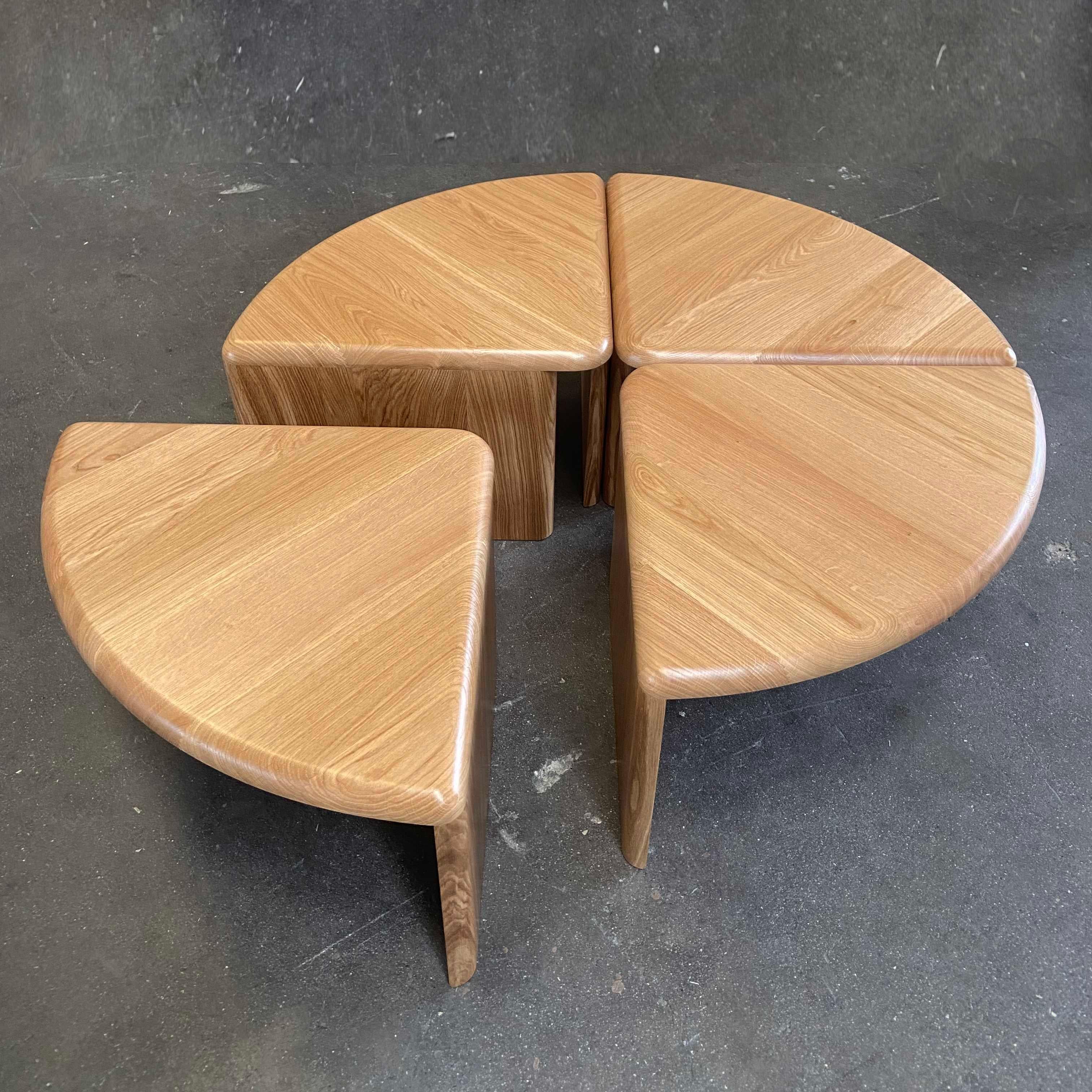 Table basse ronde Lily en chêne naturel massif de Fred&Juul Neuf - En vente à Fiesole, Florence