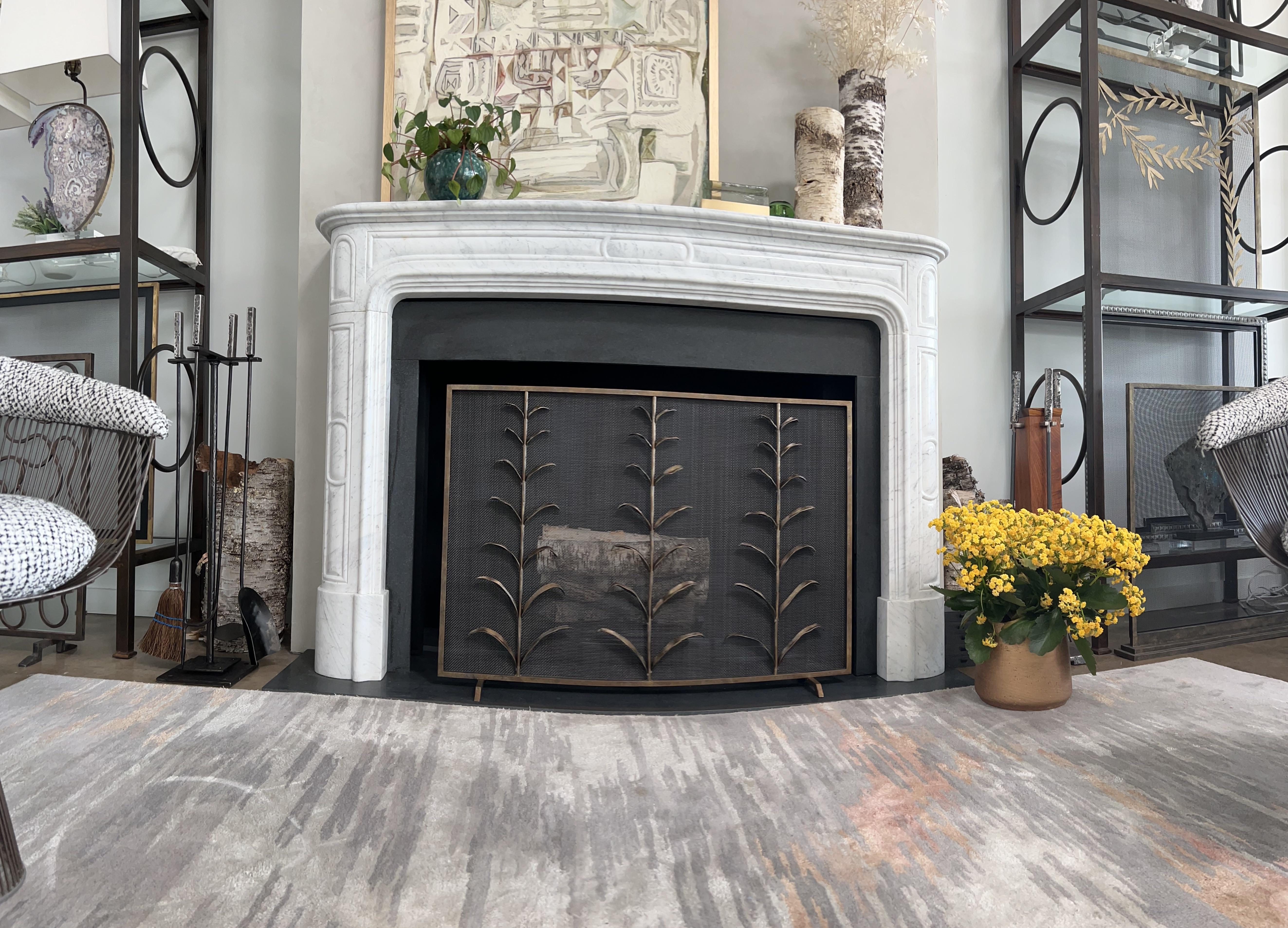 Lily Stems Fireplace Screen in Gold Rubbed Black In New Condition For Sale In Dallas, TX