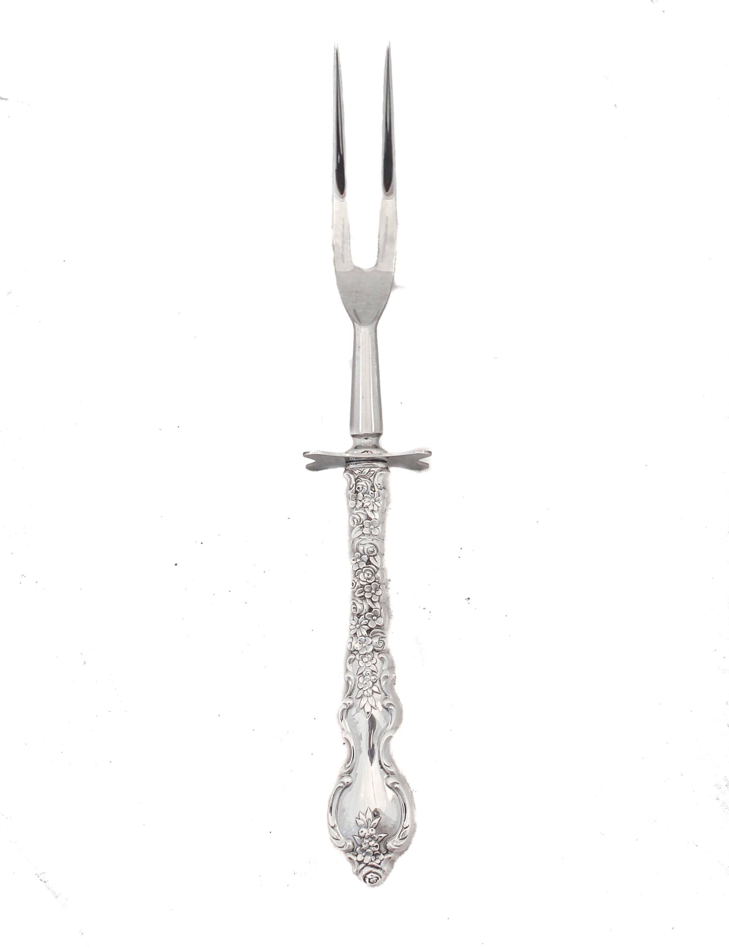 We are delighted to offer you this sterling silver Art Nouveau carving fork and knife in the Lily pattern by Frank Whiting. The handles of both serving pieces have that classic Art Nouveau floral motif.
Just in time for the holiday season, this