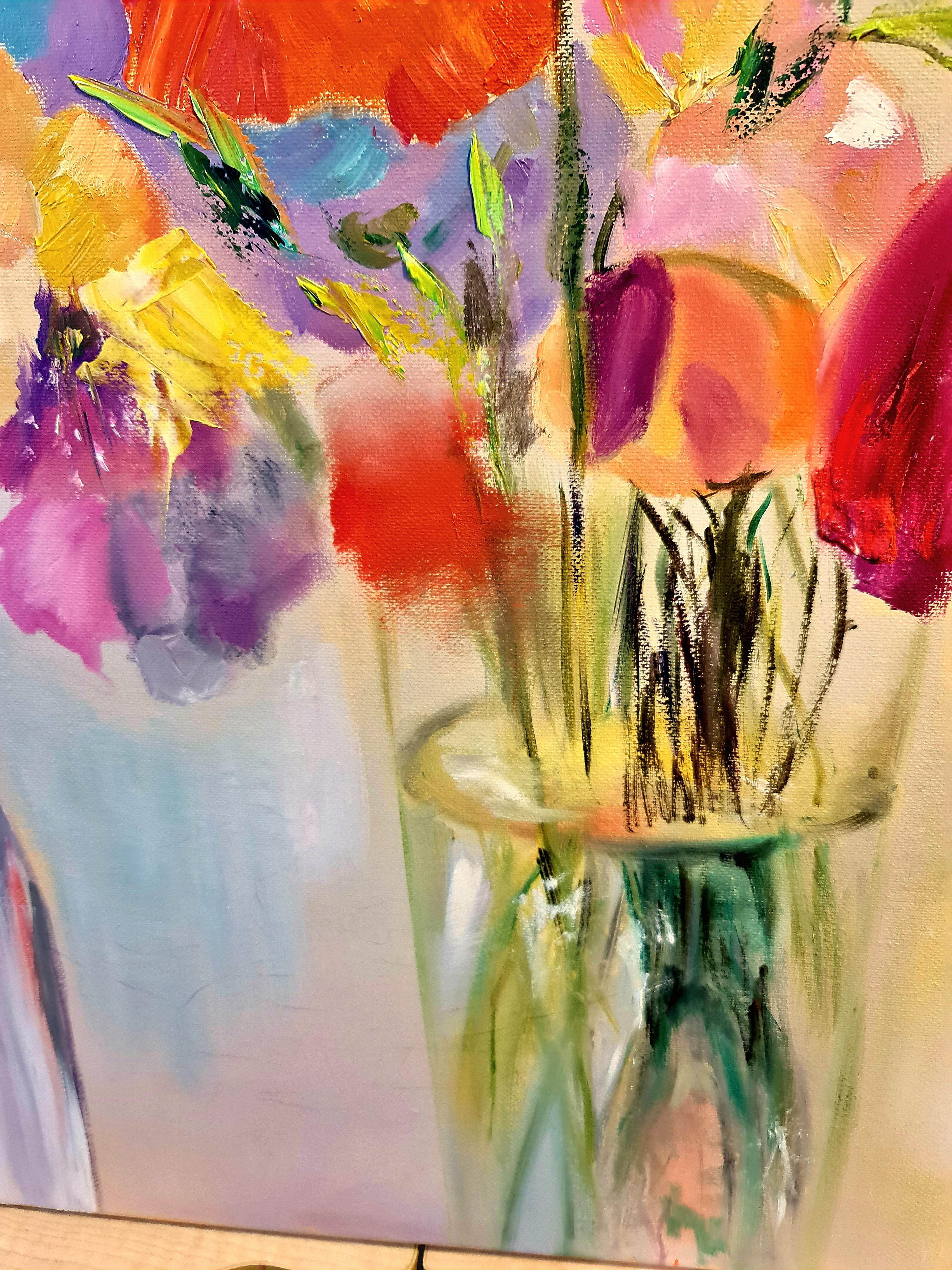 „Farbdestillation“. abstraktes Blumenstillleben der Volsky-Lilie. (Braun), Still-Life Painting, von Lilya Volskaya