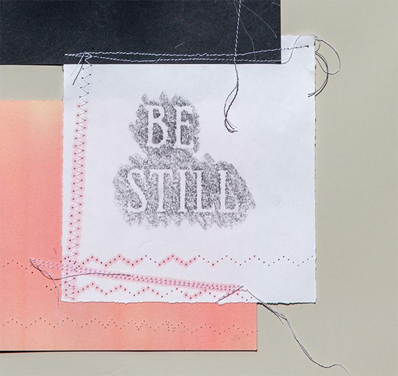 Sei still (Zeitgenössisch), Mixed Media Art, von Lily Cox-Richard