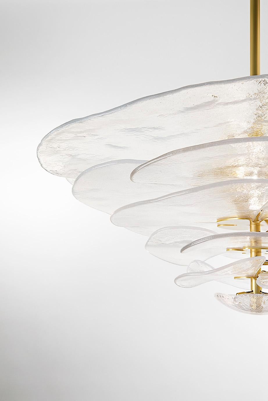 Italiano Lampadario Lilypad in vetro tempestato di Laura Gonzalez in vendita