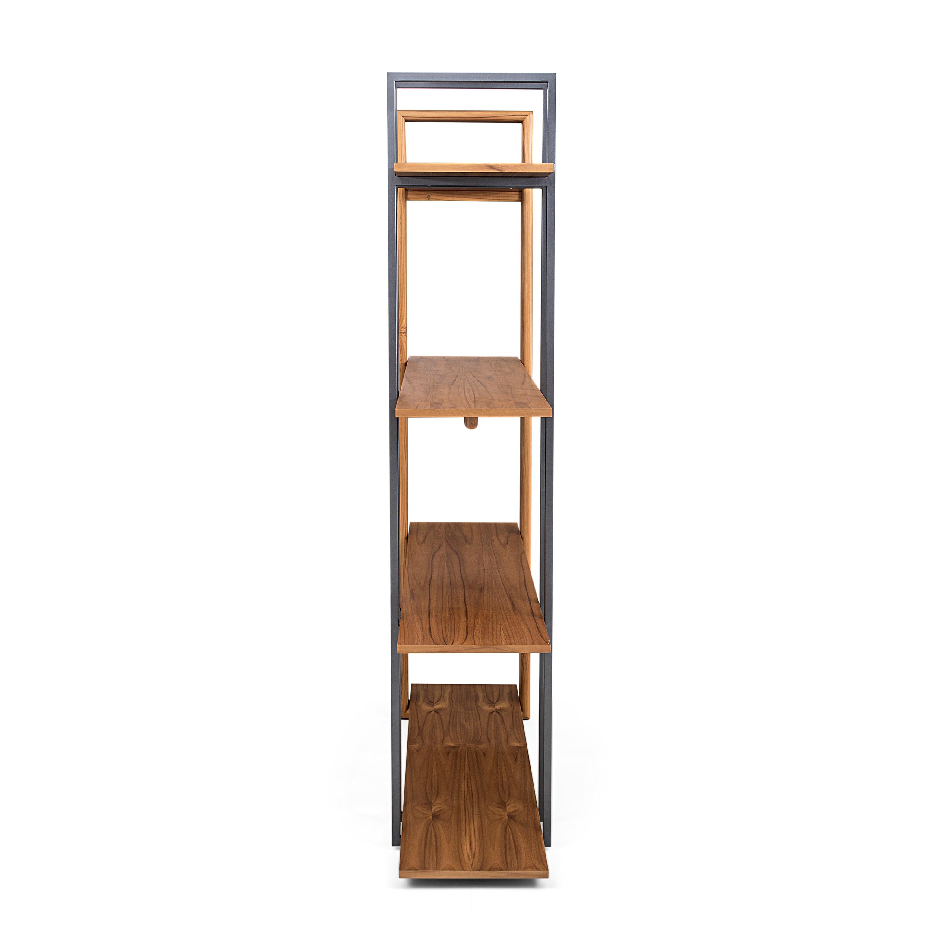 Brésilien Bibliothèque en bois de teck aux accents métalliques graphites, design moderne, collection Lim en vente