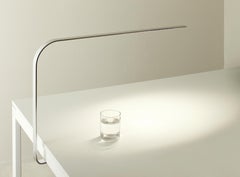 Lampe de bureau Lim C en argent brossé par Pablo Designs