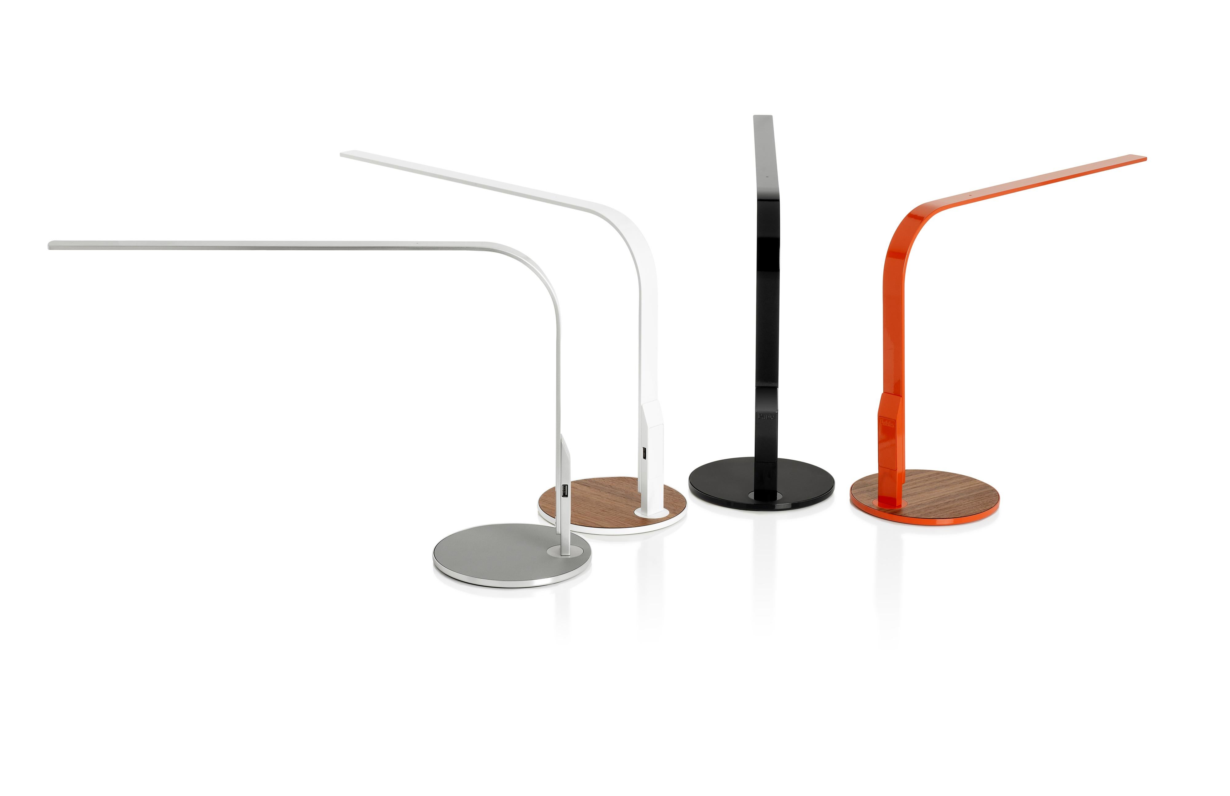 Americano Lampada da tavolo Lim360 in alluminio e argento di Pablo Designs in vendita