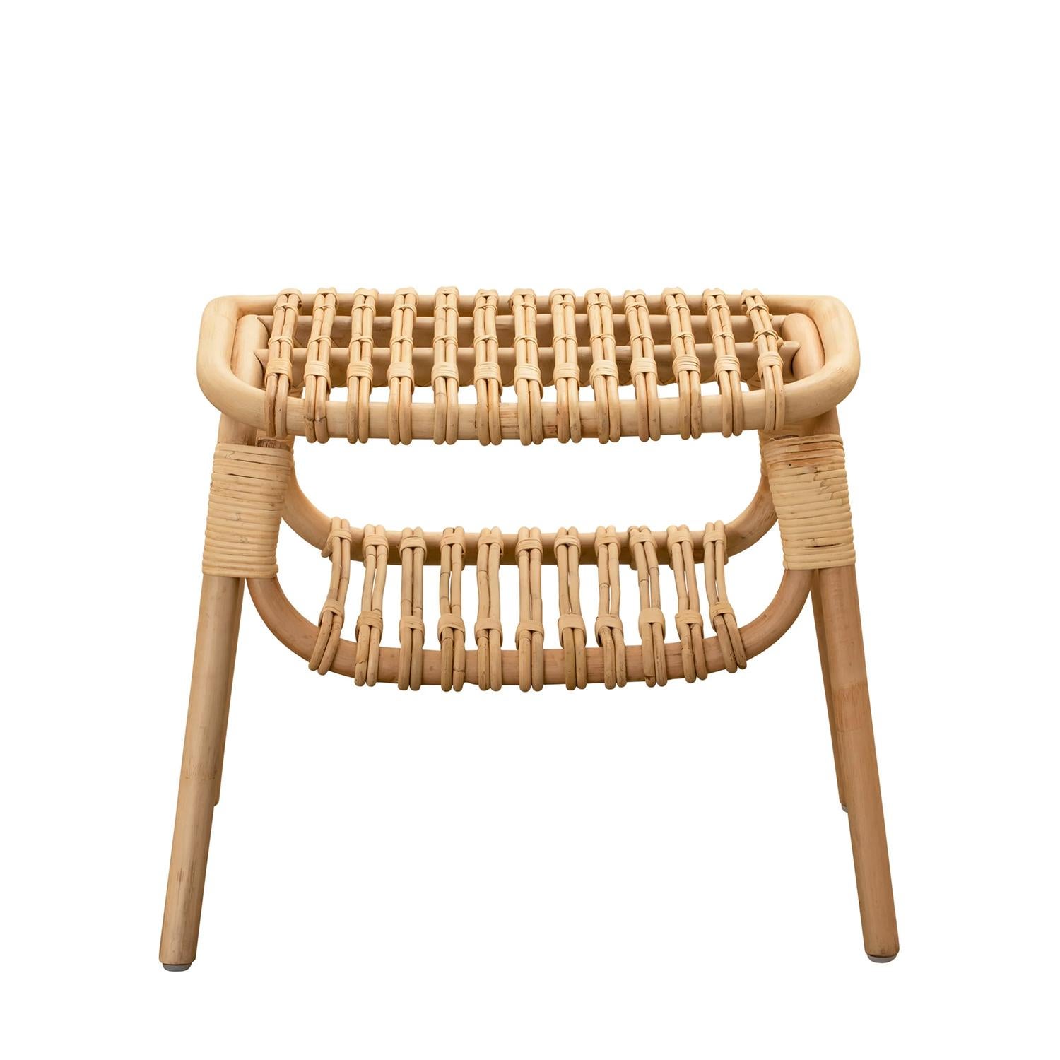 Stool Lima Rattan with all structure in rattan in natural 
finish. The fine bindings are made of skilled wicker 
workers on a frame of rattan.
Also available in outdoor finish with aluminium frame
and synthetic fiber in rattan style, on request.