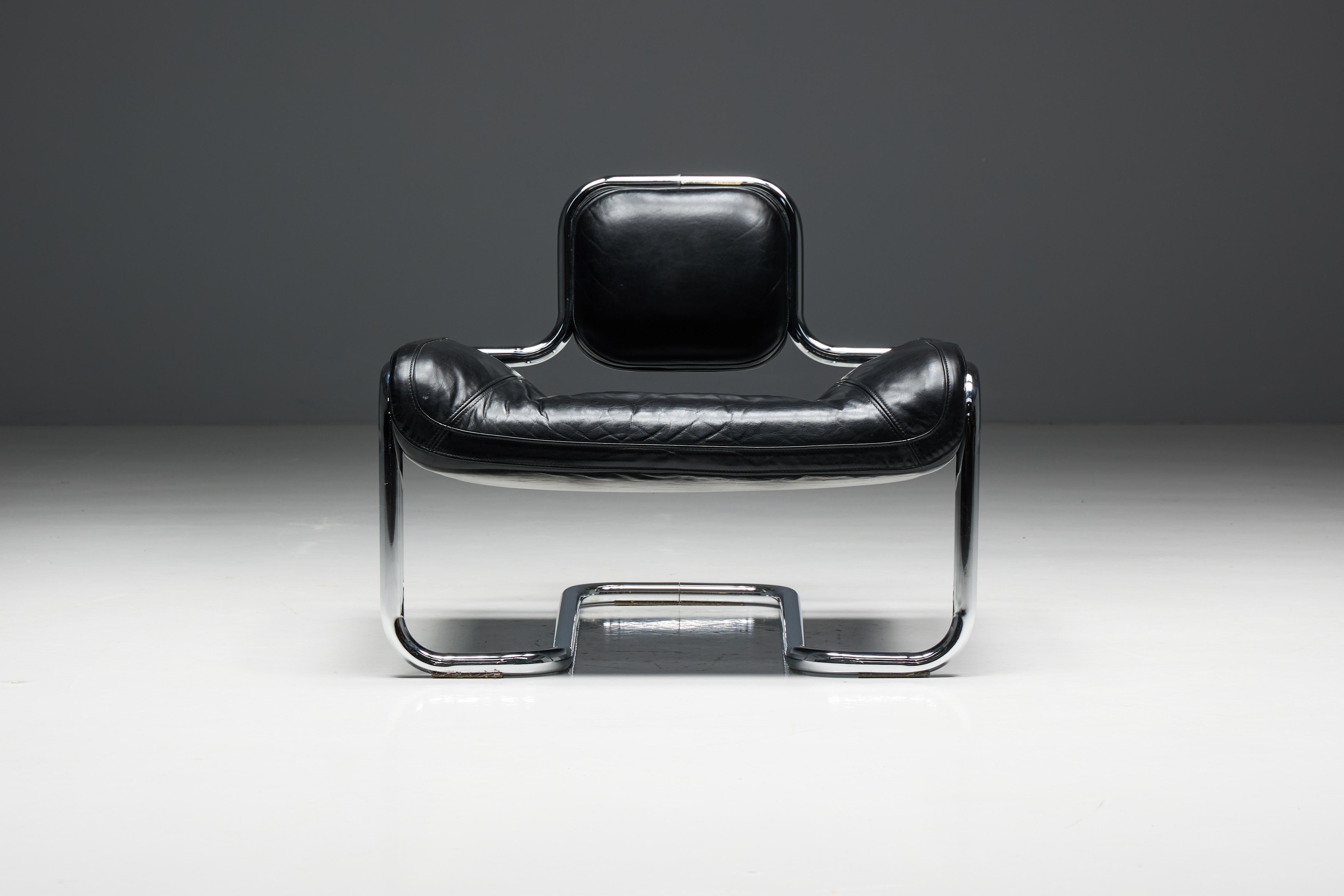 'Limande' Low Easy Chair by Kwok Hoi Chan, France, 1970s In Good Condition In Antwerp, BE