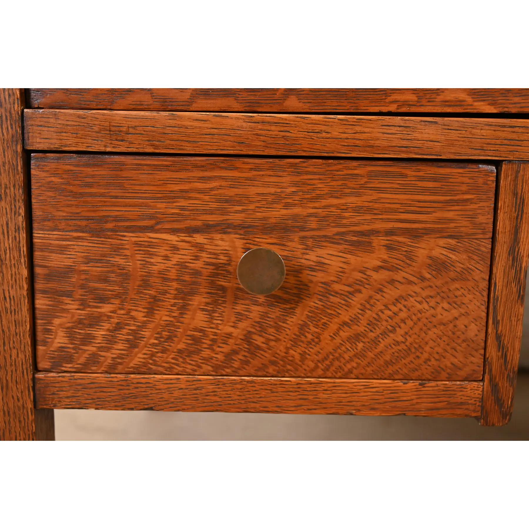 Table basse Mission en chêne Arts & Crafts Limbert, vers 1900 en vente 1