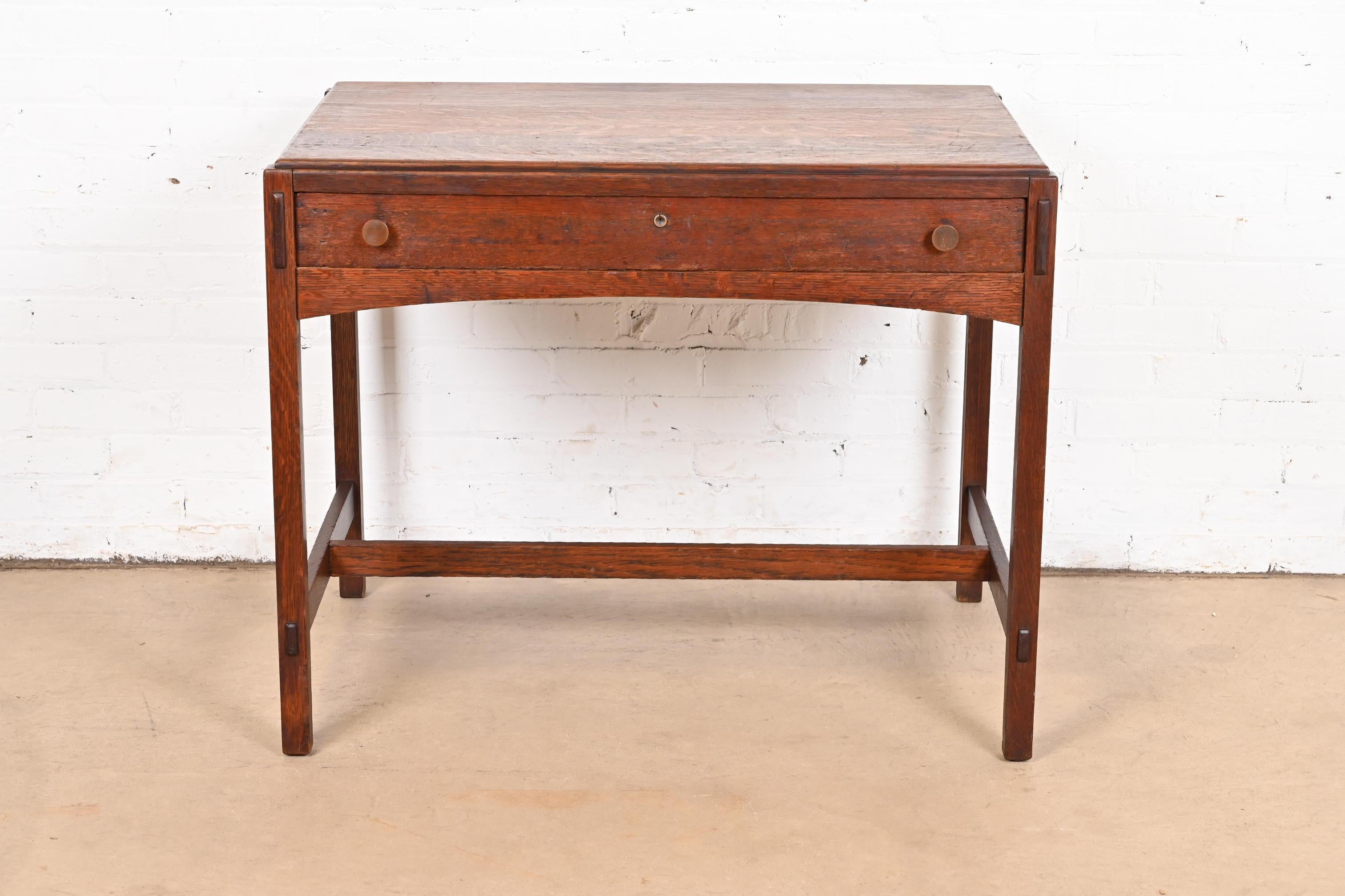 Arts and Crafts Limbert Antique Mission Oak Arts & Crafts Desk or Library Table, Circa 1900