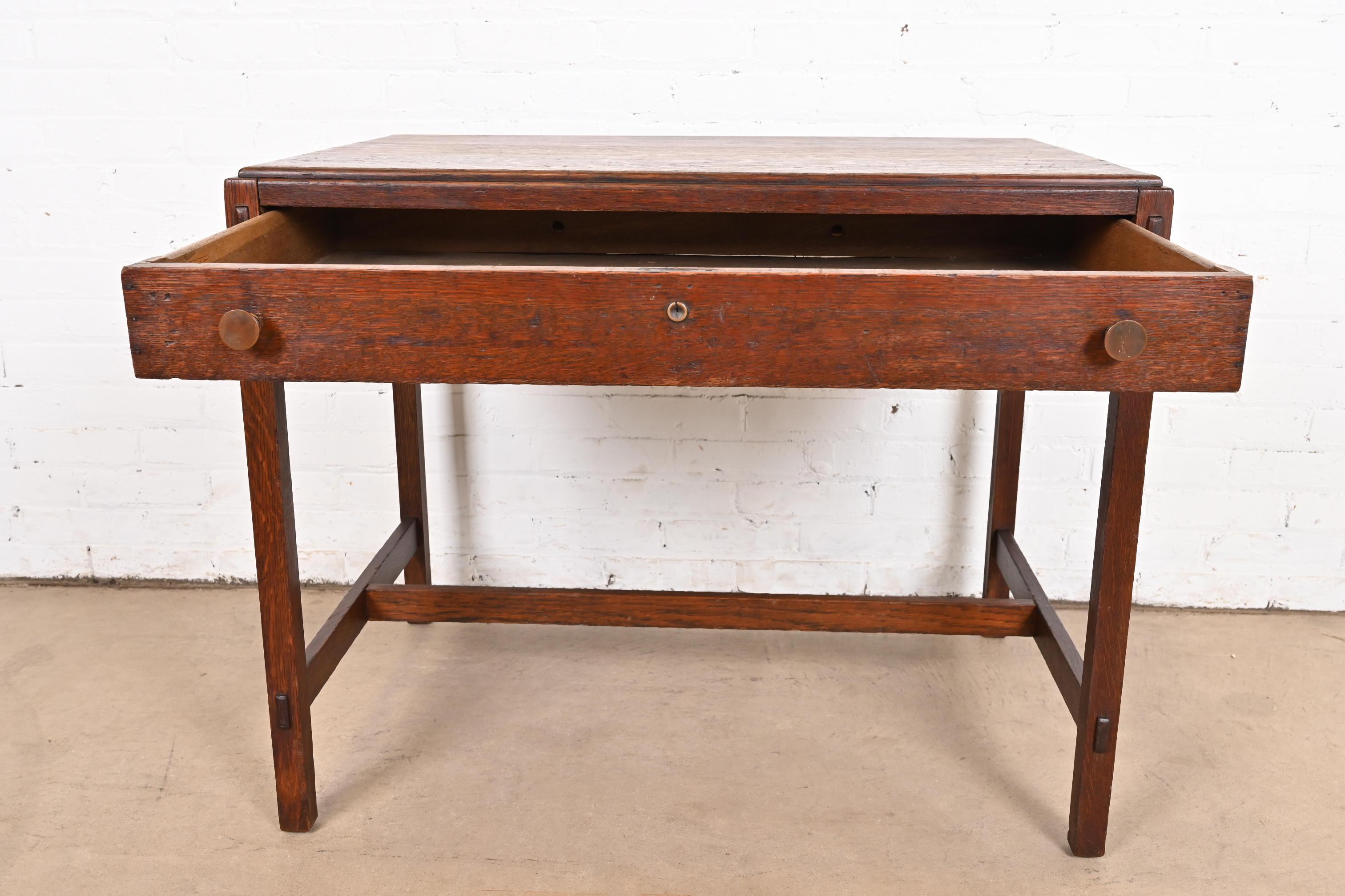 Limbert Antique Mission Oak Arts & Crafts Desk or Library Table, Circa 1900 In Good Condition In South Bend, IN