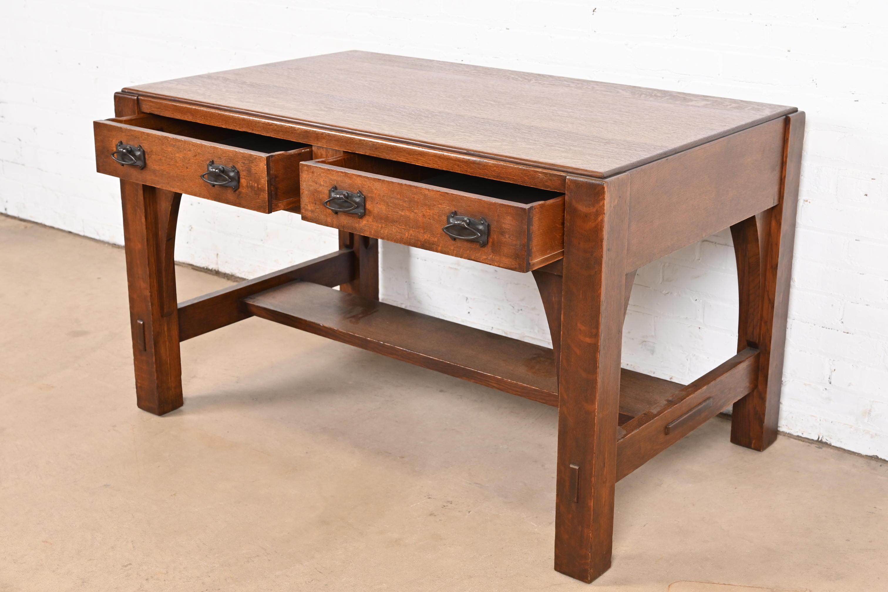 Limbert Antiker Missions-Schreibtisch oder Bibliothekstisch aus Eiche im Arts and Crafts-Stil, um 1900 (Kupfer) im Angebot