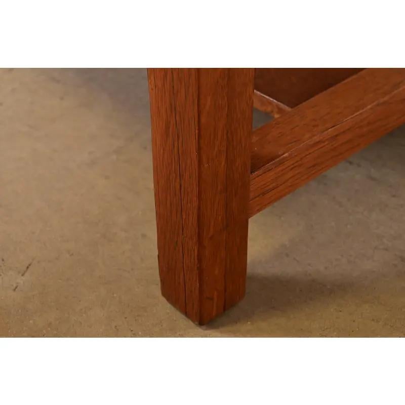 Limbert Antique Mission Oak Arts & Crafts Desk or Library Table, Circa 1910 For Sale 4