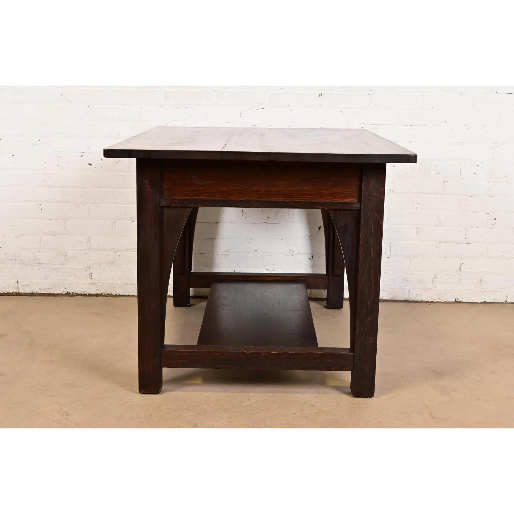 Limbert Antique Mission Oak Arts & Crafts Desk or Library Table, Circa 1910 For Sale 4