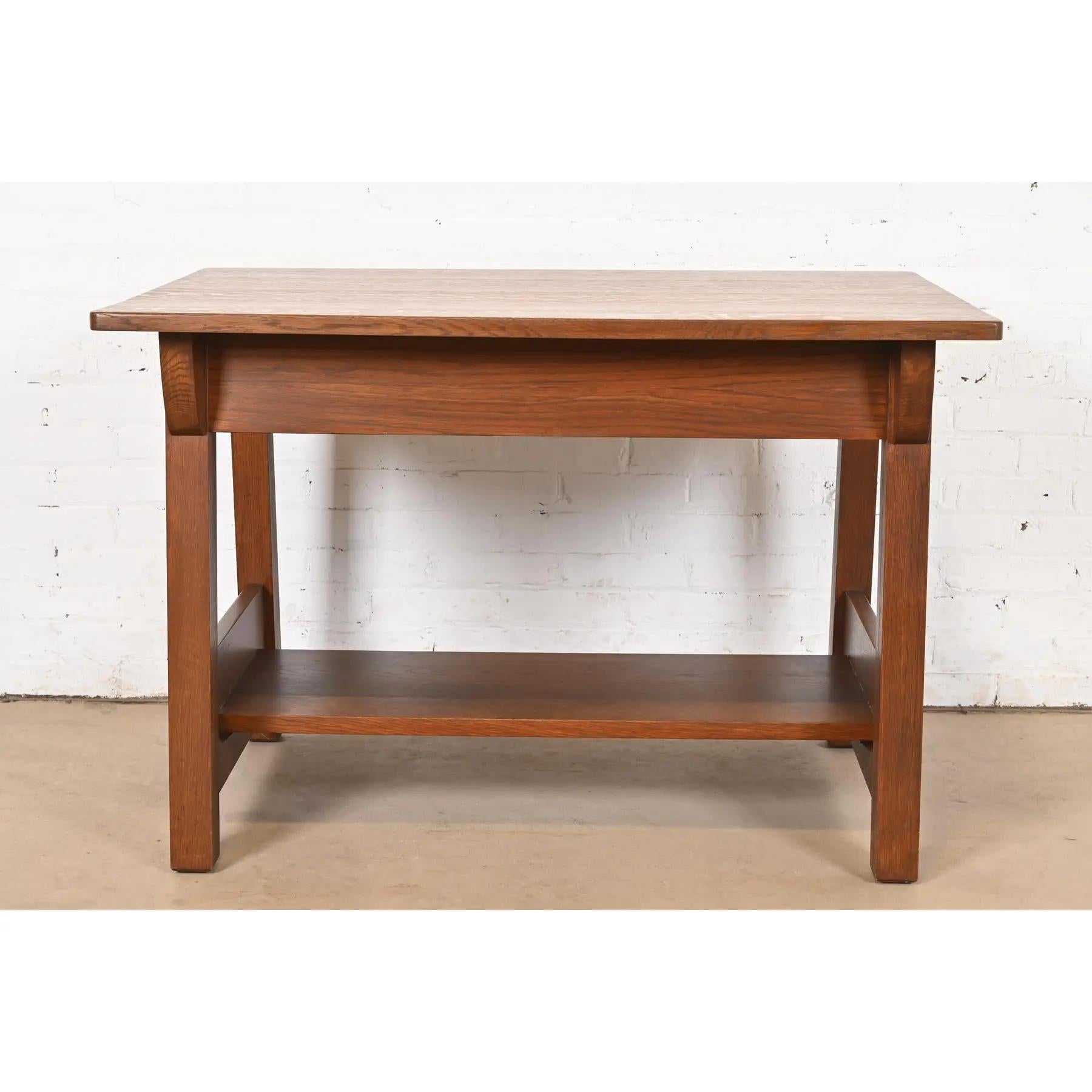 Limbert Antique Mission Oak Arts & Crafts Desk or Library Table, Circa 1910 In Good Condition For Sale In South Bend, IN
