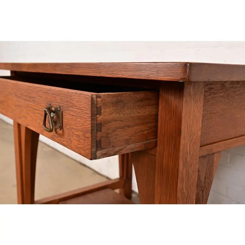 Limbert Antique Mission Oak Arts & Crafts Desk or Library Table, Circa 1910 For Sale 1
