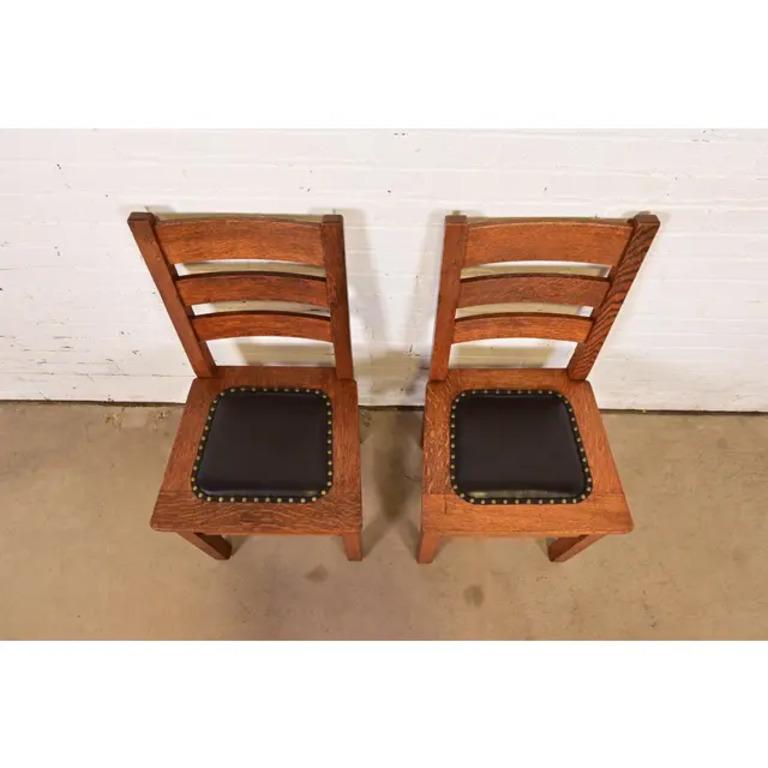 XX secolo Sedie da pranzo con schienale a scaletta in Oak Mission Arts & Crafts di Limbert, coppia in vendita