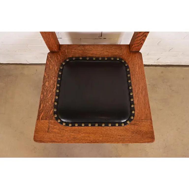 Sedie da pranzo con schienale a scaletta in Oak Mission Arts & Crafts di Limbert, coppia in vendita 1