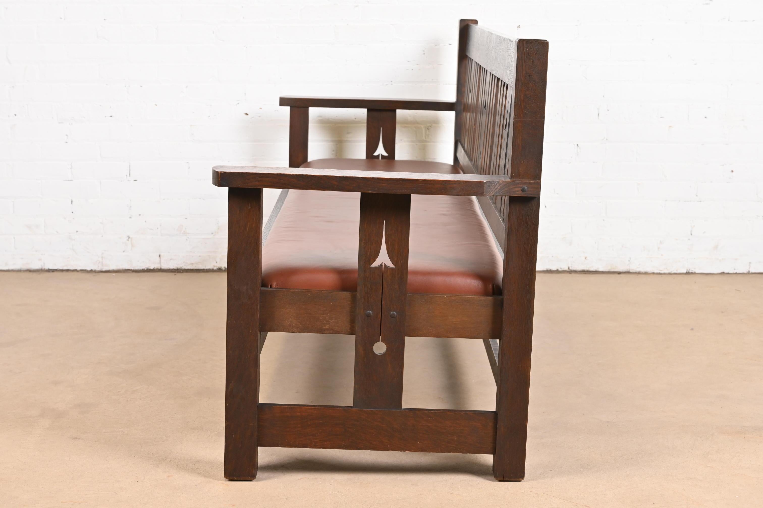 Divano da salotto in quercia Mission Arts & Crafts di Limbert, CIRCA 1900 in vendita 3