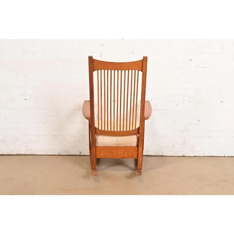 Chaise à bascule Limbert Antique Mission Oak Arts & Crafts Spindle Rocking Chair, Circa 1910 en vente 6