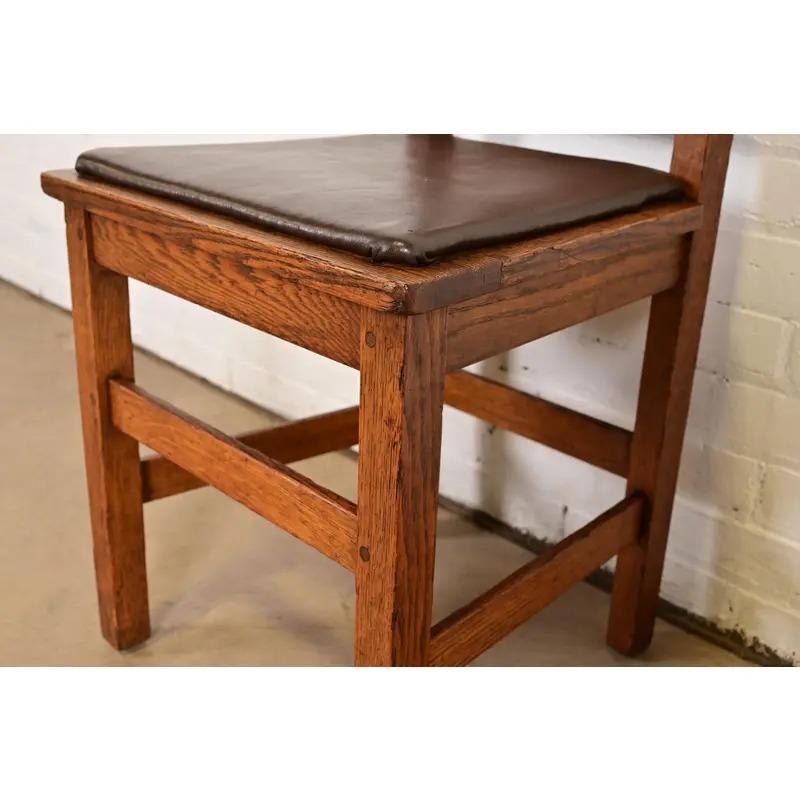 Sedia da pranzo con schienale a T in quercia Mission Arts & Crafts di Limbert, Circa 1910 in vendita 2