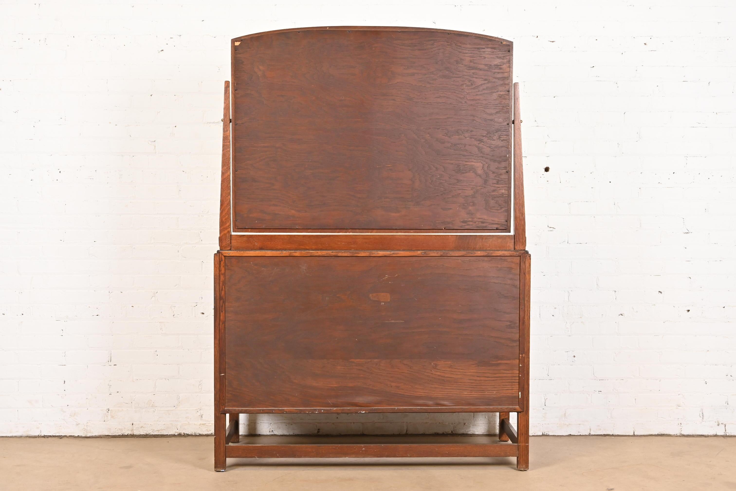 Limbert Antike Mission Eiche Arts & Crafts Eitelkeit Kommode mit Spiegel, Circa 1900 im Angebot 4