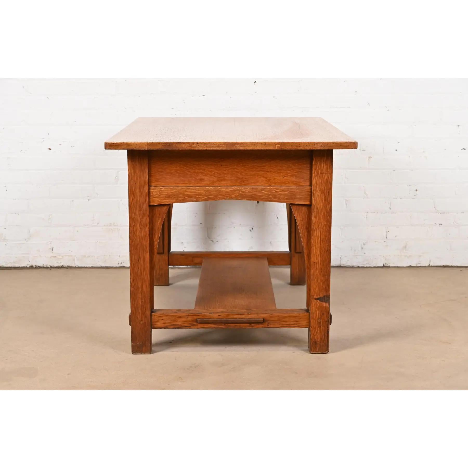 Escritorio o mesa de biblioteca Limbert Antique Mission Oak Arts & Crafts, 1910 en venta 4