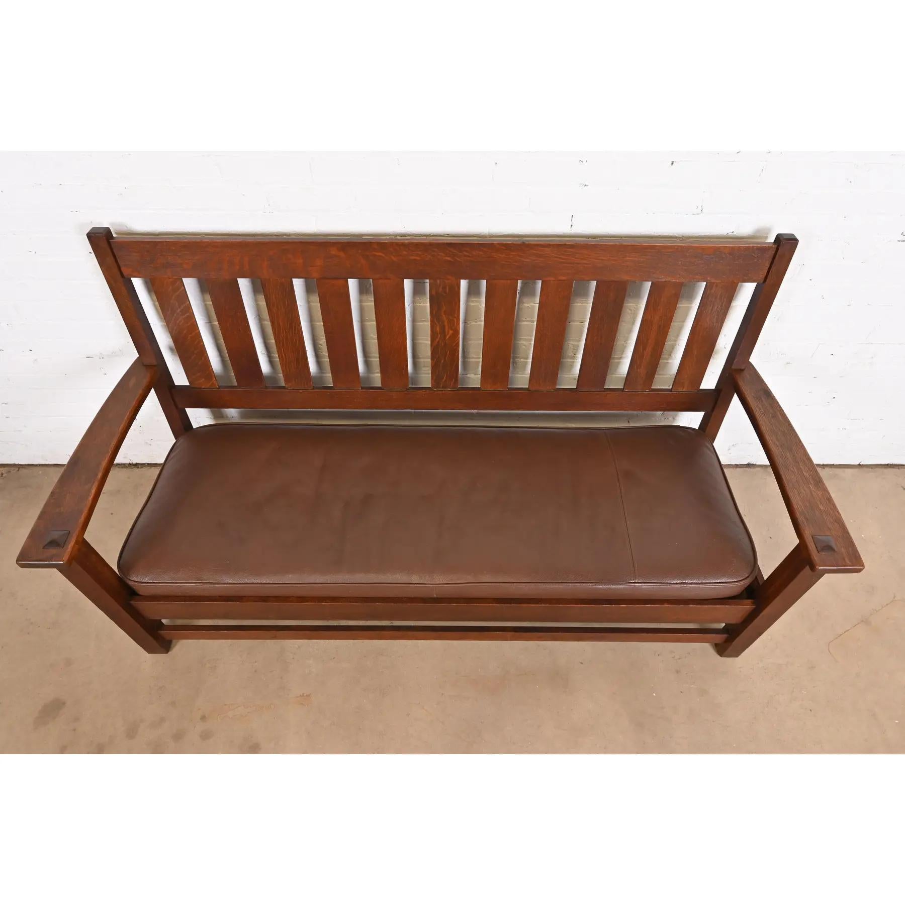 Inizio XX secolo Divano o poltrona a bracci aperti in Oak Mission Arts & Crafts, CIRCA 1900 in vendita