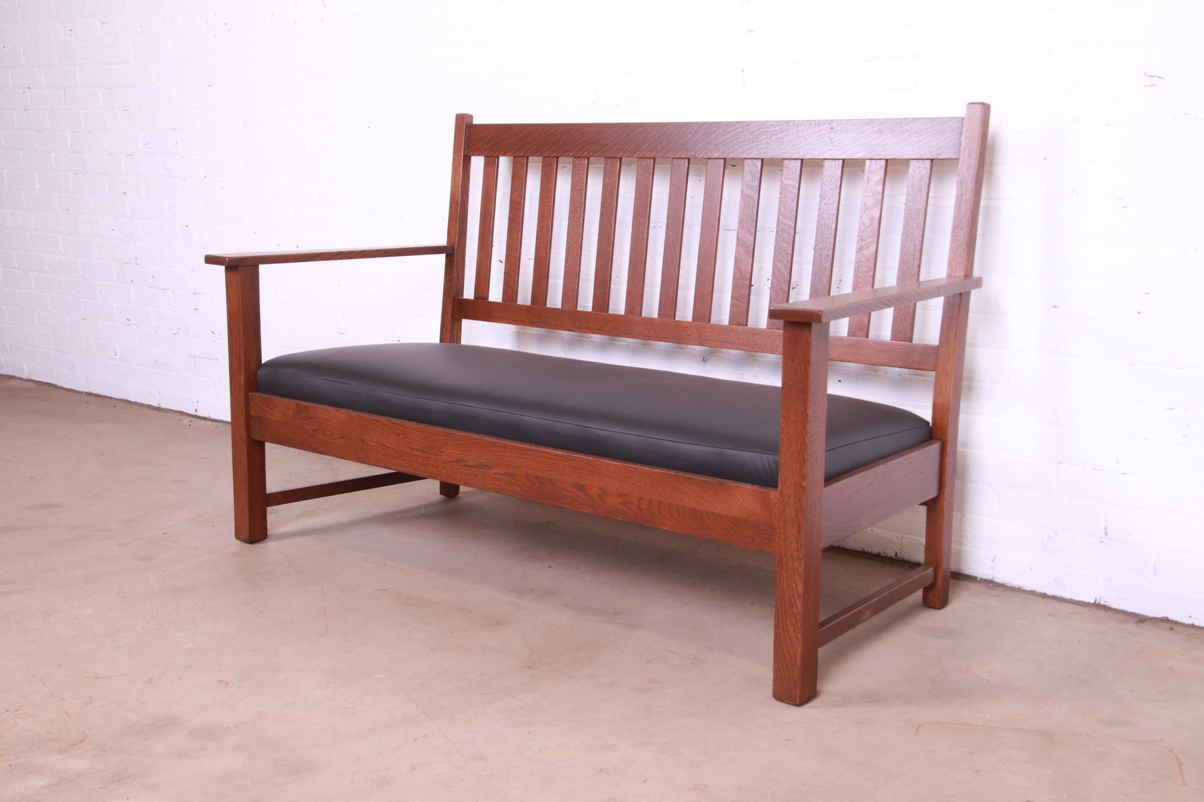 Limbert Mission Oak Arts & Crafts Open Arm Sofa oder Settee, vollständig restauriert im Zustand „Gut“ im Angebot in South Bend, IN